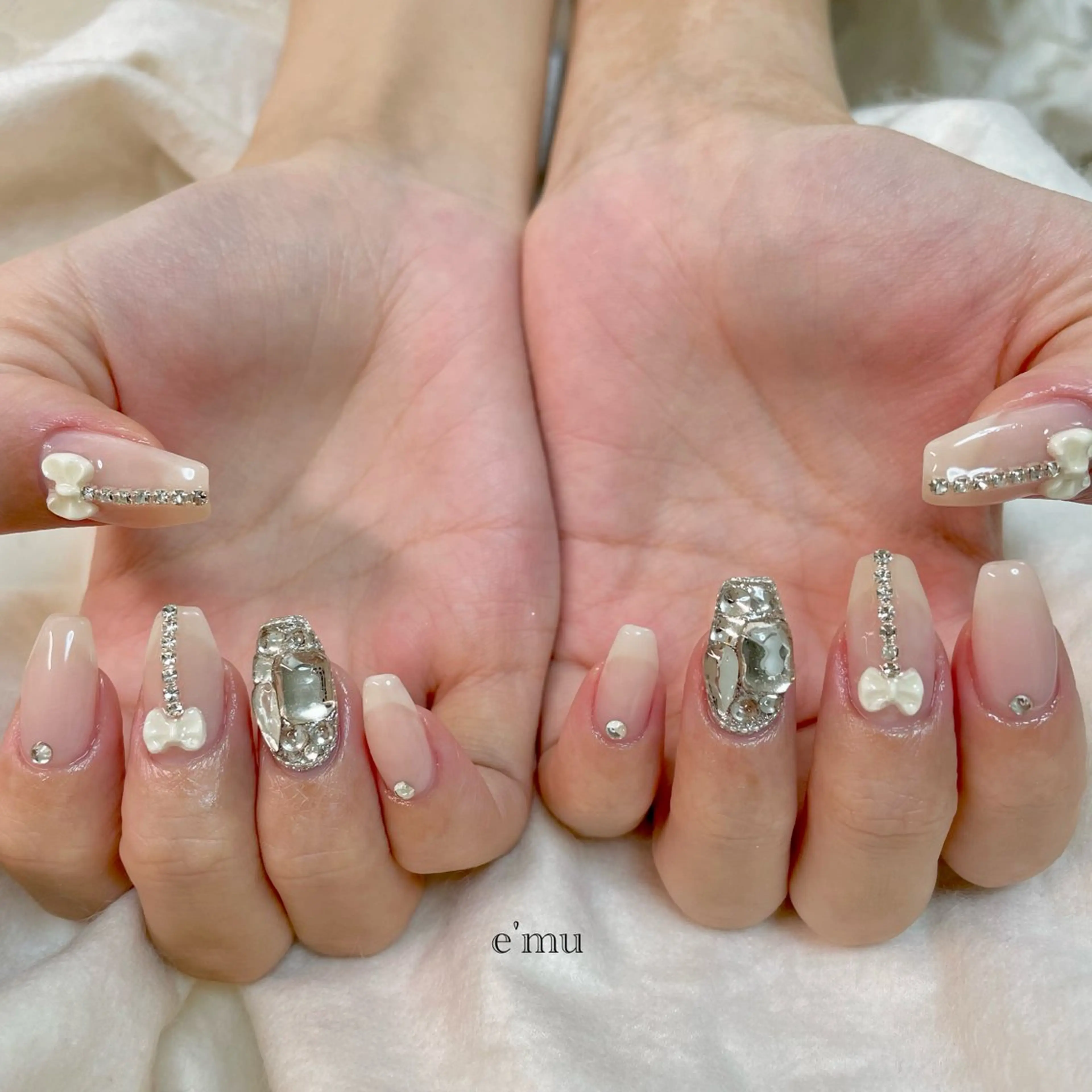 ネイル ガーリー ハンドネイル nail salon e'mu💐のネイルデザイン
