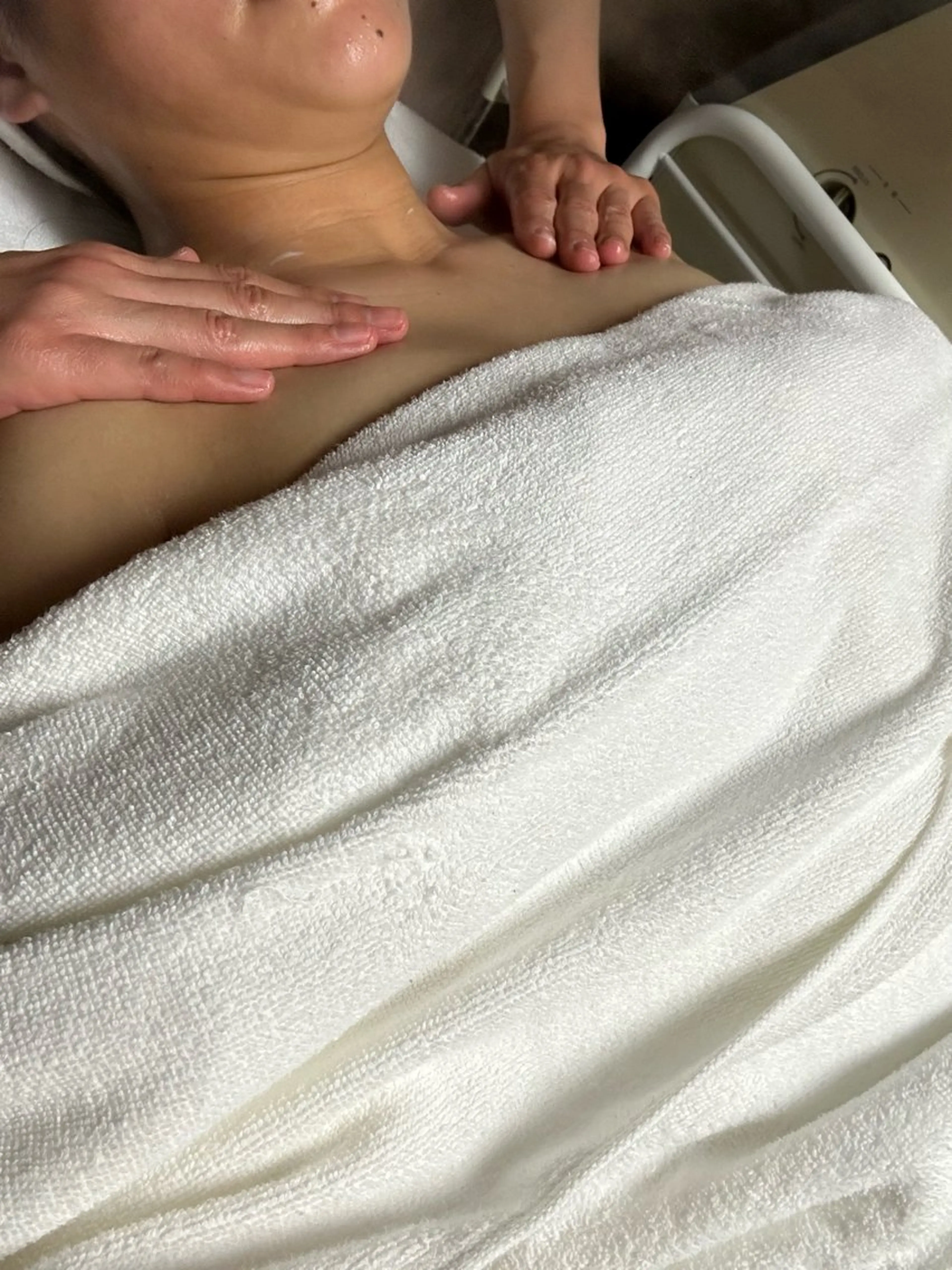 おかま直伝よもぎ蒸し 【aju】山本 亜樹のエステ・リラクイメージ