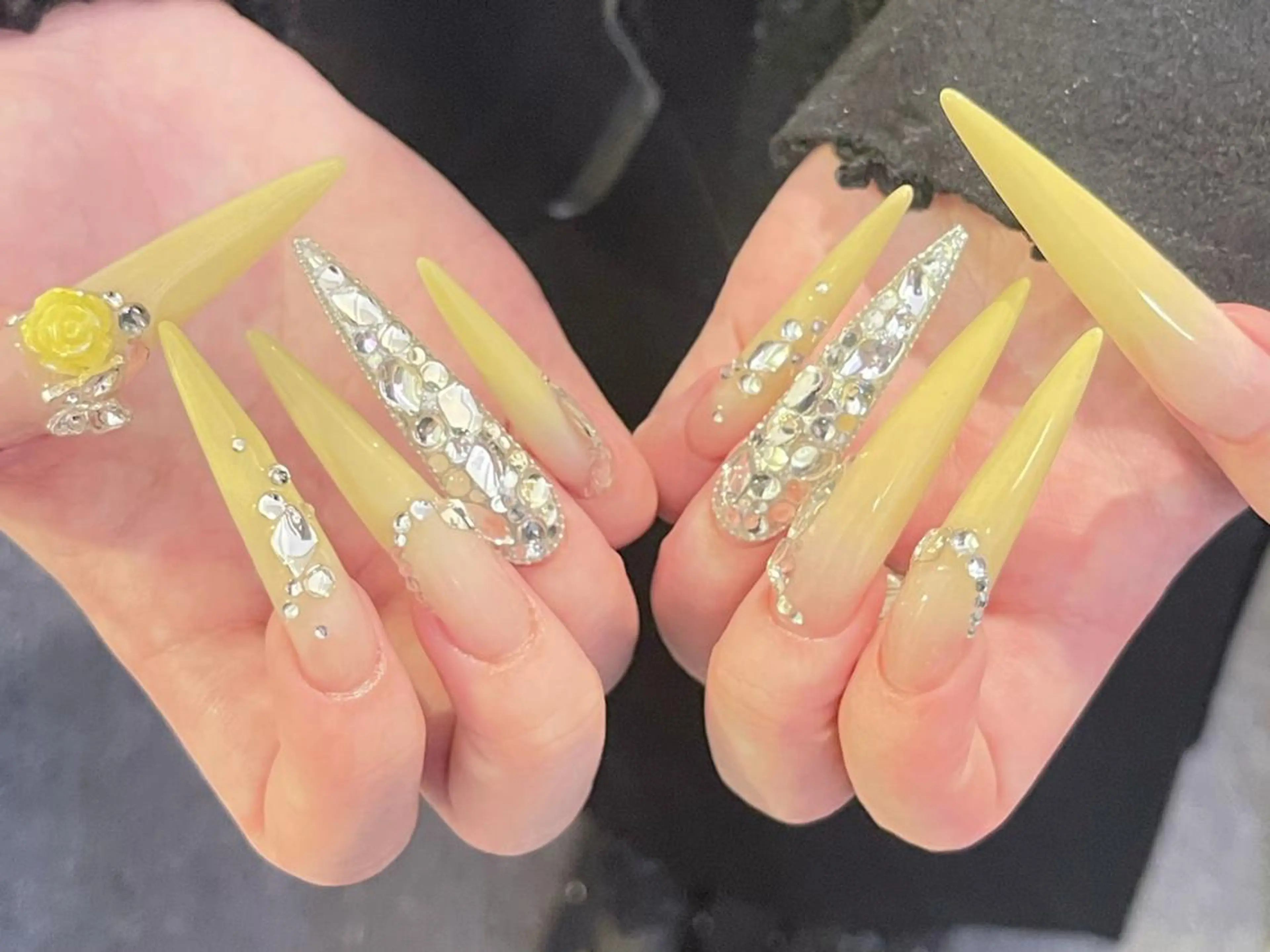 ネイル 長さ出し グラデーション 卒業式 キラキラネイル マグネットネイル ハンドネイル Belle Nail Salonのネイルデザイン