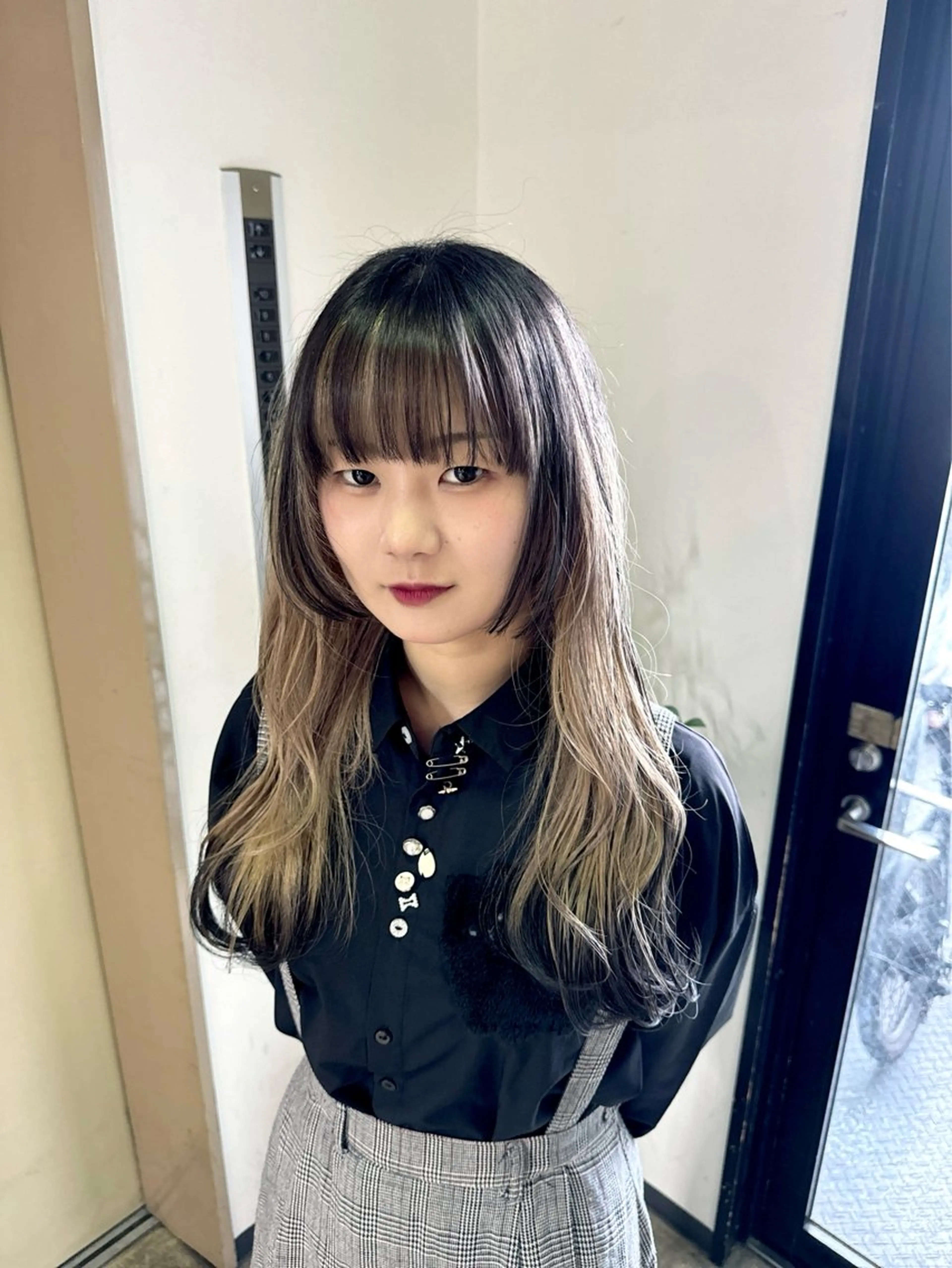 ロング カラー ブリーチ ケアブリーチ ダブルカラー イヤリングカラー ハイトーンカラー 【.ico】心斎橋/ ウルフ/飛田ゆうきのヘアスタイル