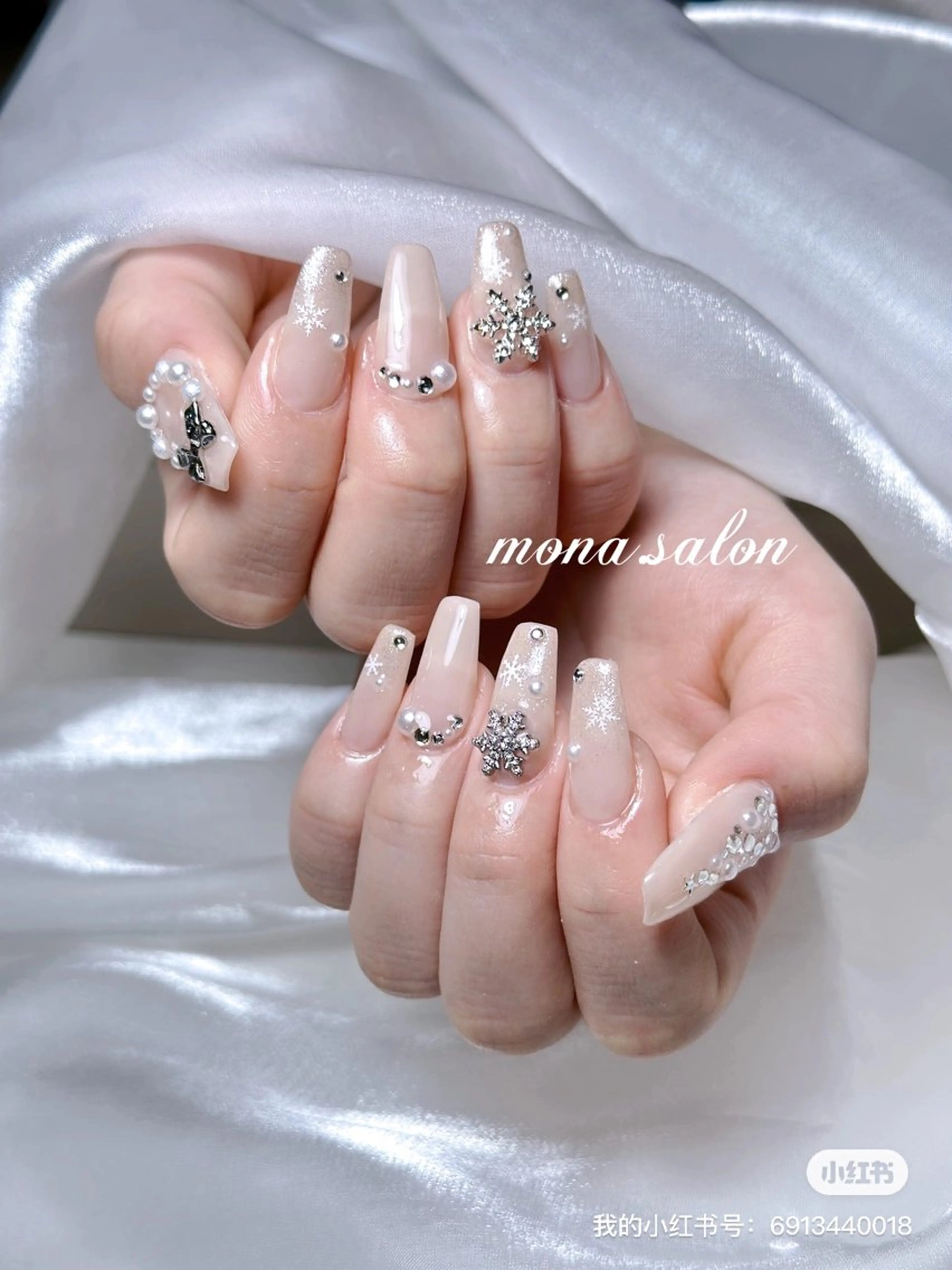 ネイル ハンドネイル Mona【パラジェル ・長さ出し専門店】のネイルデザイン