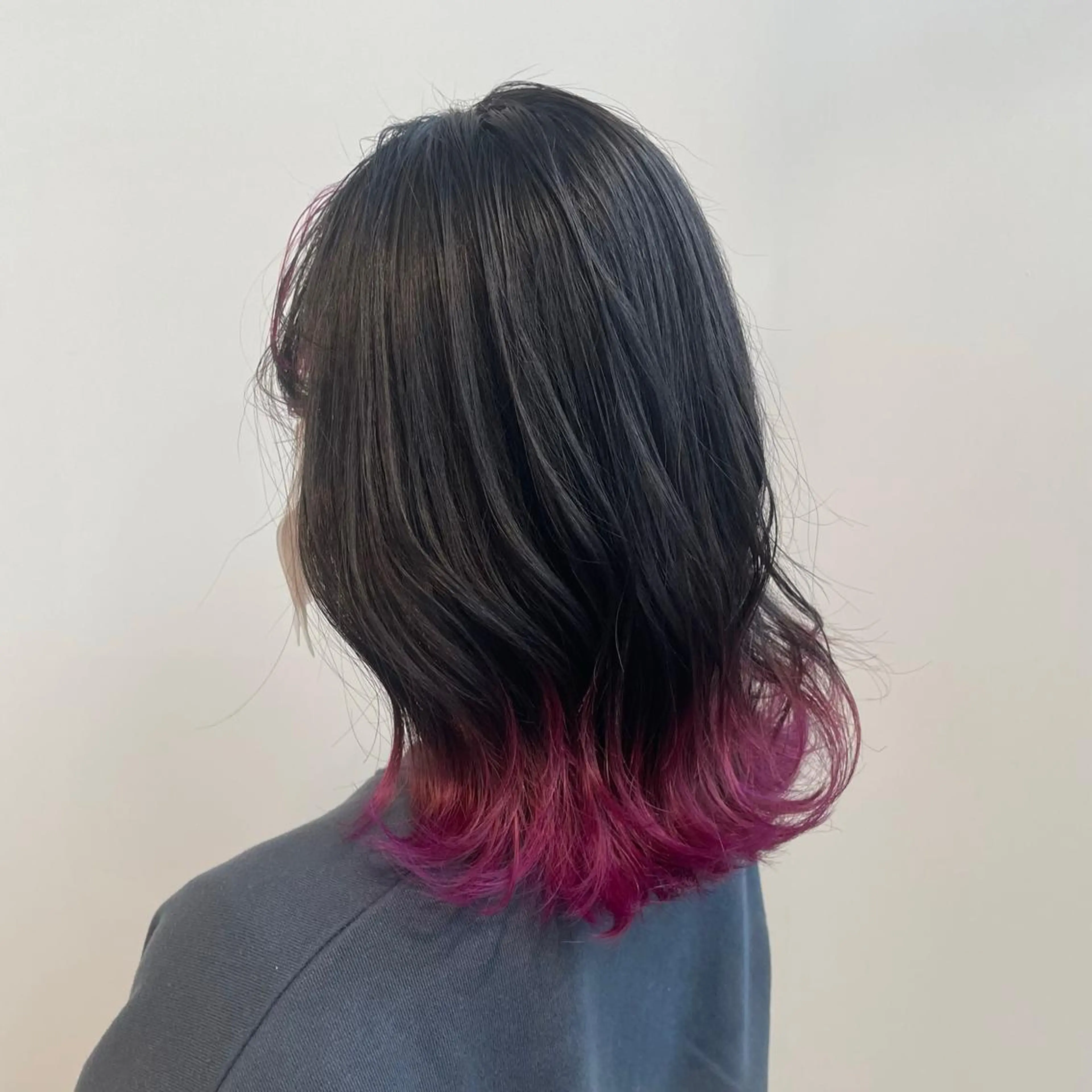 ミディアム カラー ブリーチ ピンクカラー 西尾美容室libuR Ryokaのヘアスタイル
