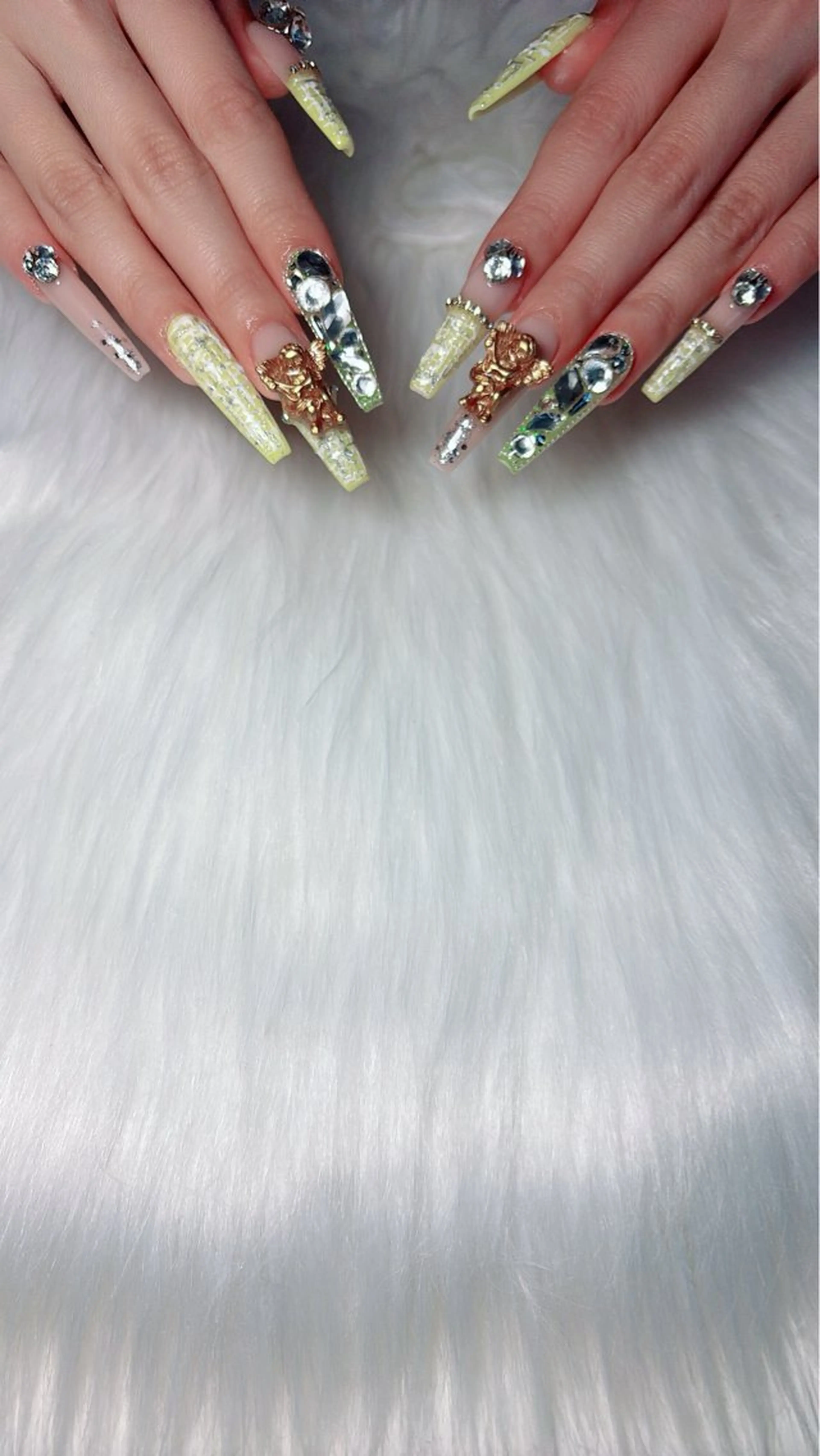 ネイル ロングネイル ハンドネイル Kayo 💅のネイルデザイン