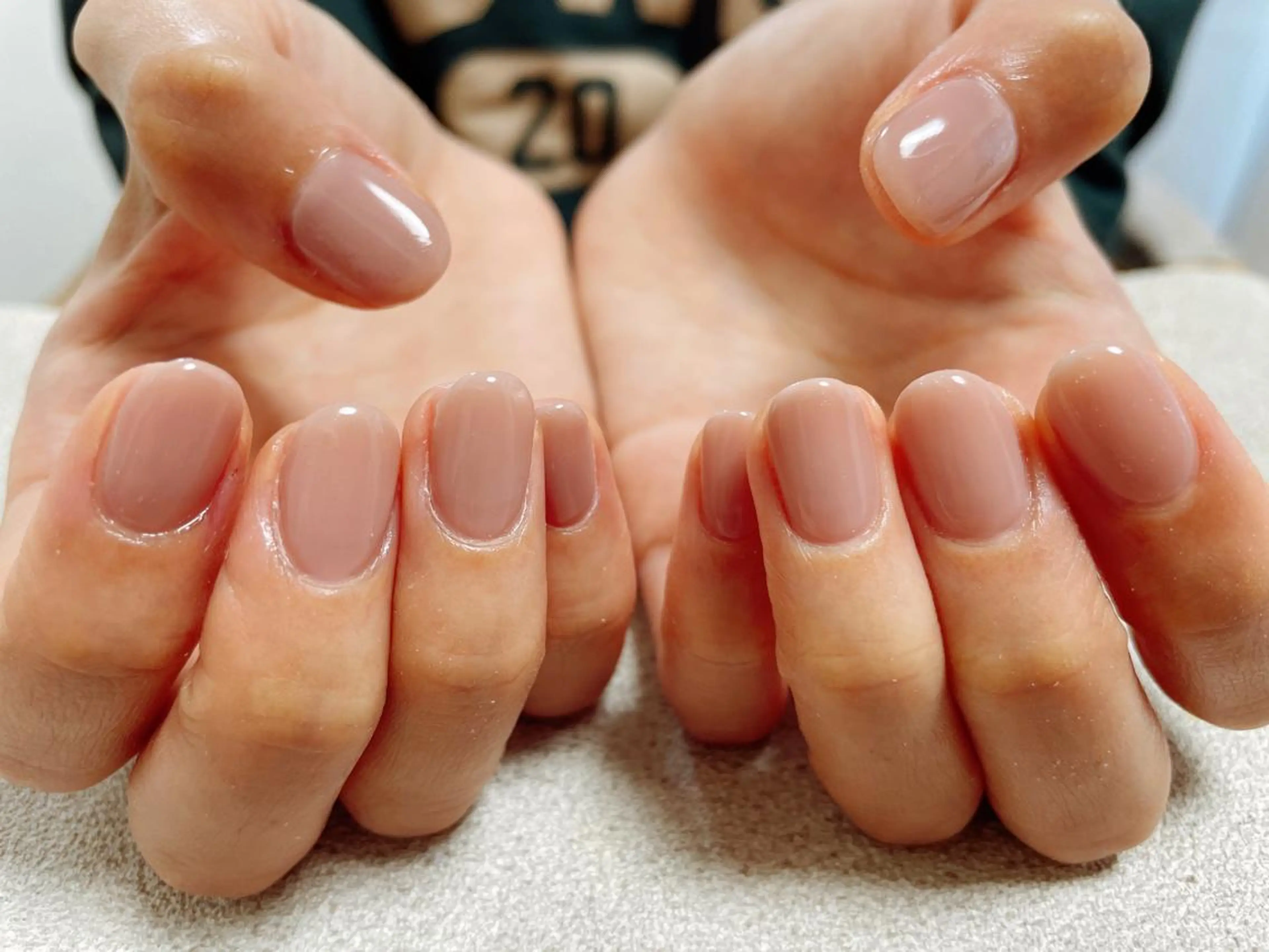 ネイル ワンカラーネイル mogunail &blowのネイルデザイン