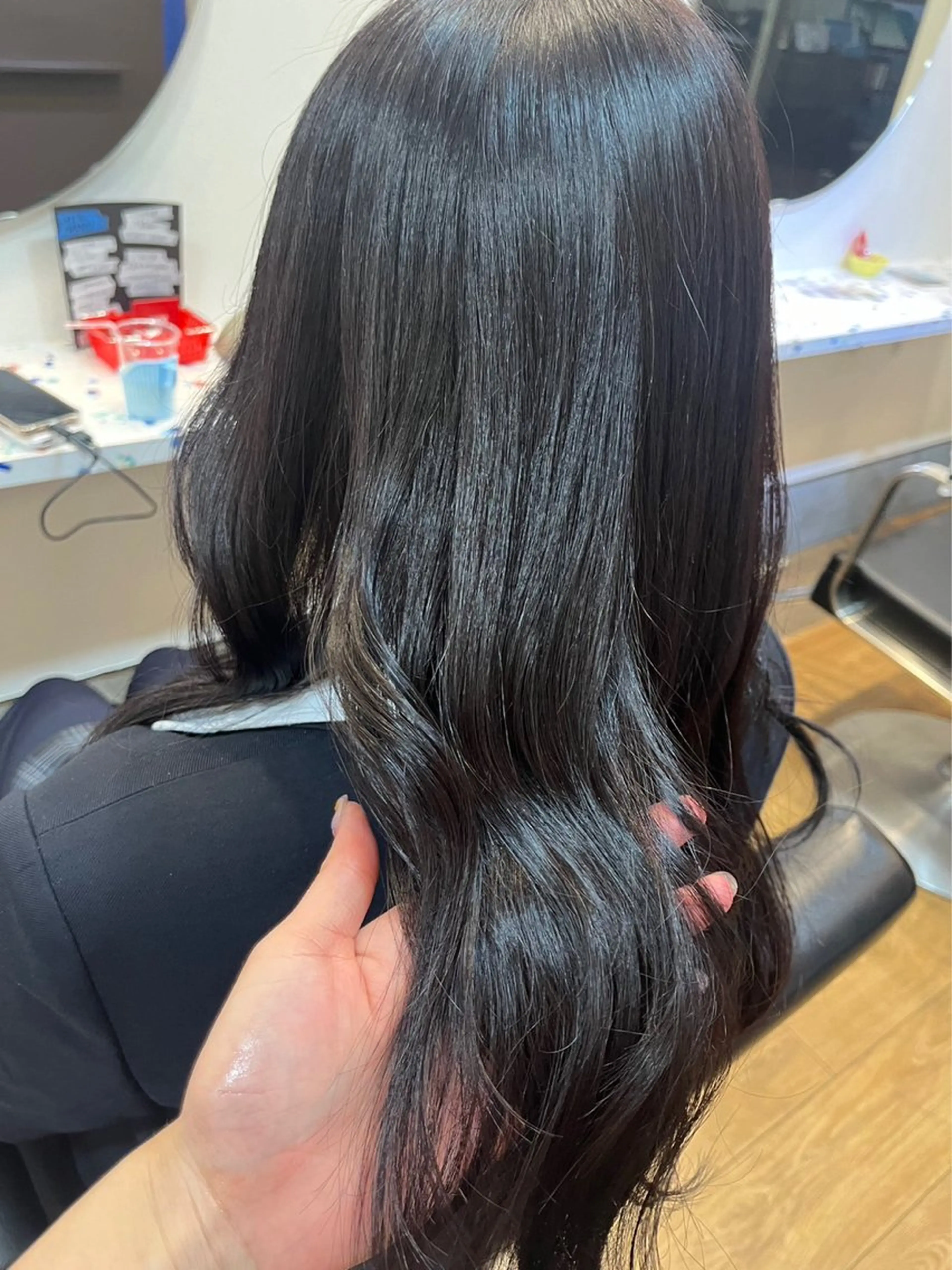 セミロング まろやかなベージュ 小池春樹のヘアスタイル