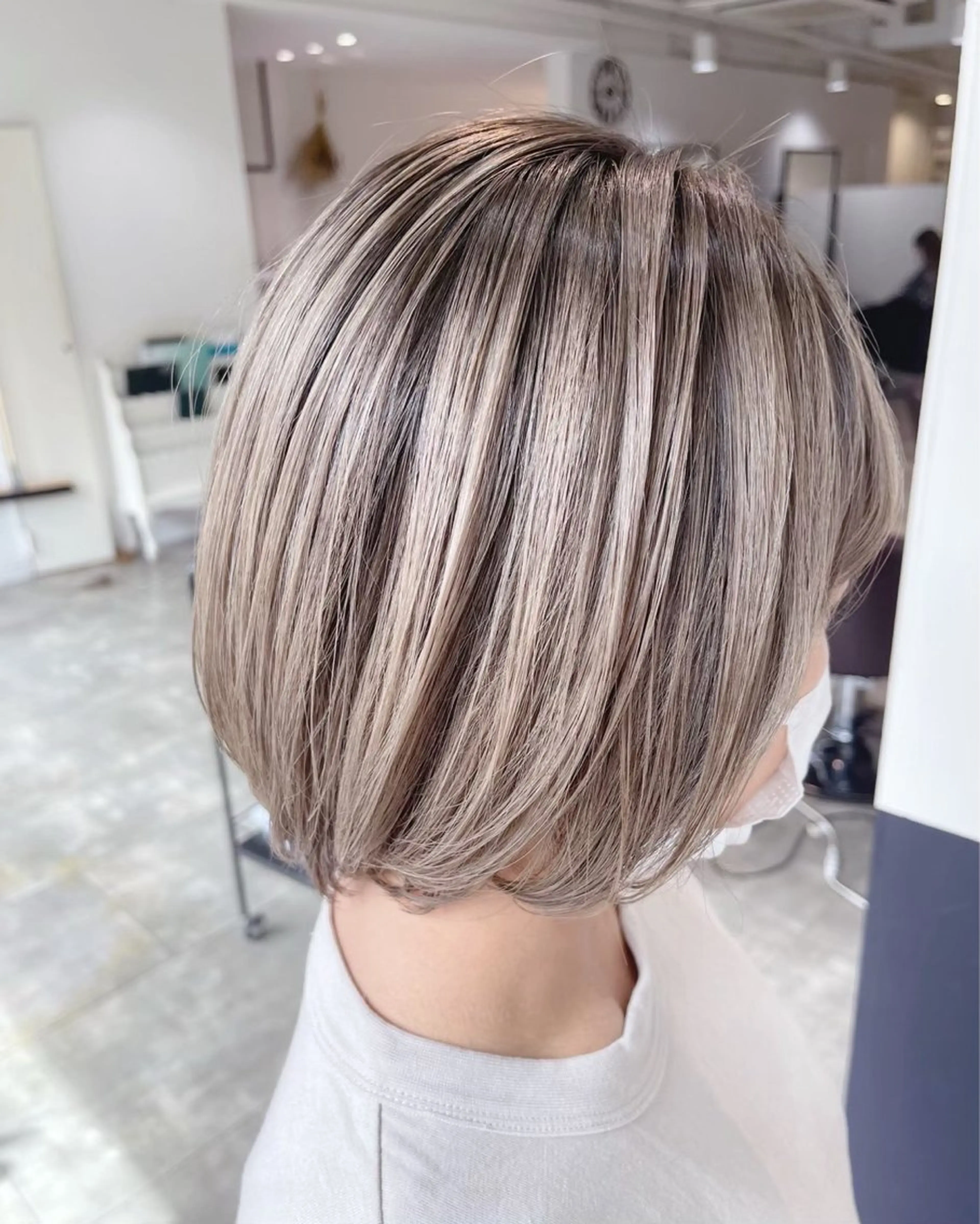 ミディアム ili 梅田のヘアスタイル
