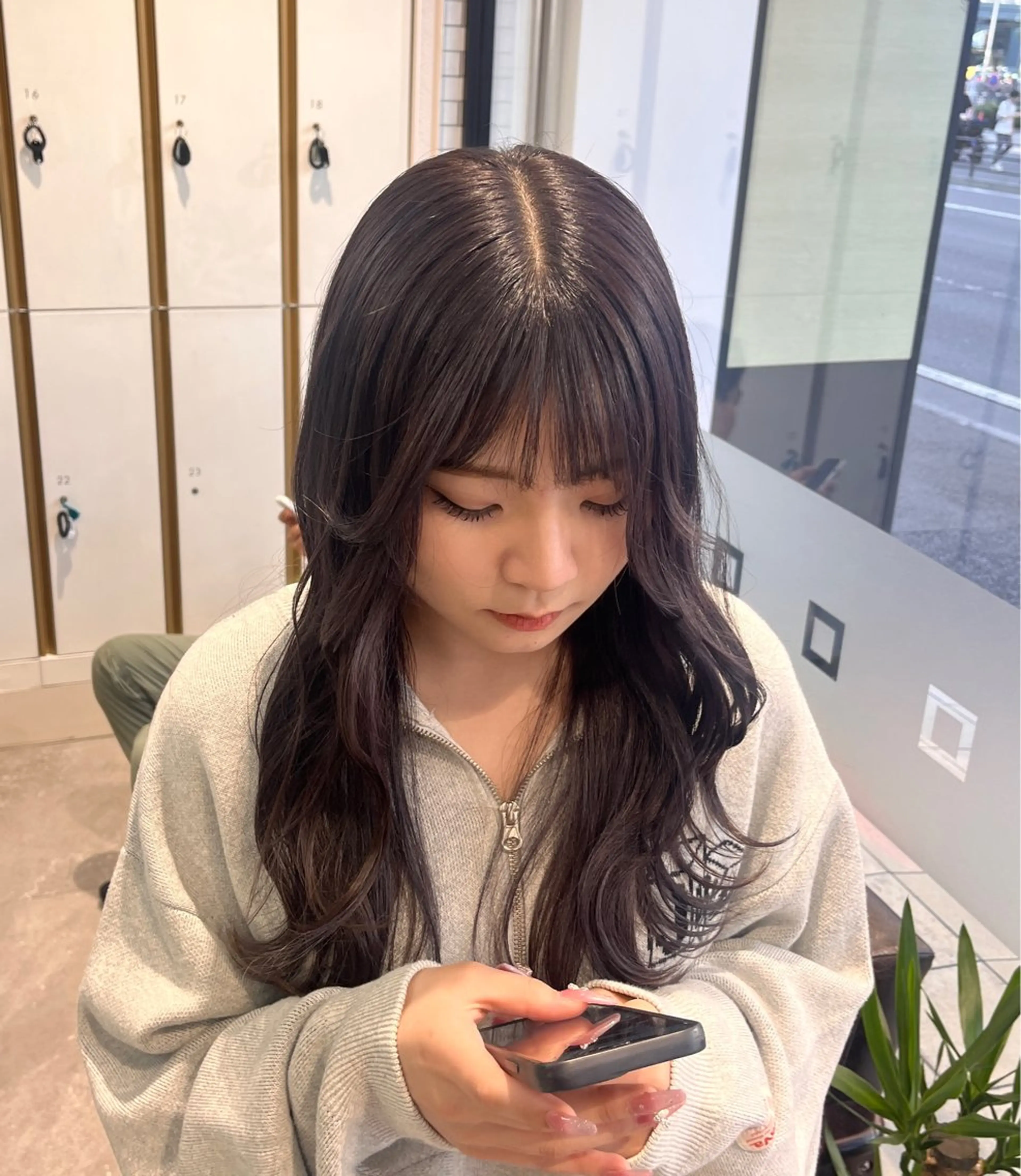 ロング カラー ブリーチ 透明感カラー ラベンダーカラー ヘアカラー mitsuki🎀 ブリーチ/エクステのヘアスタイル