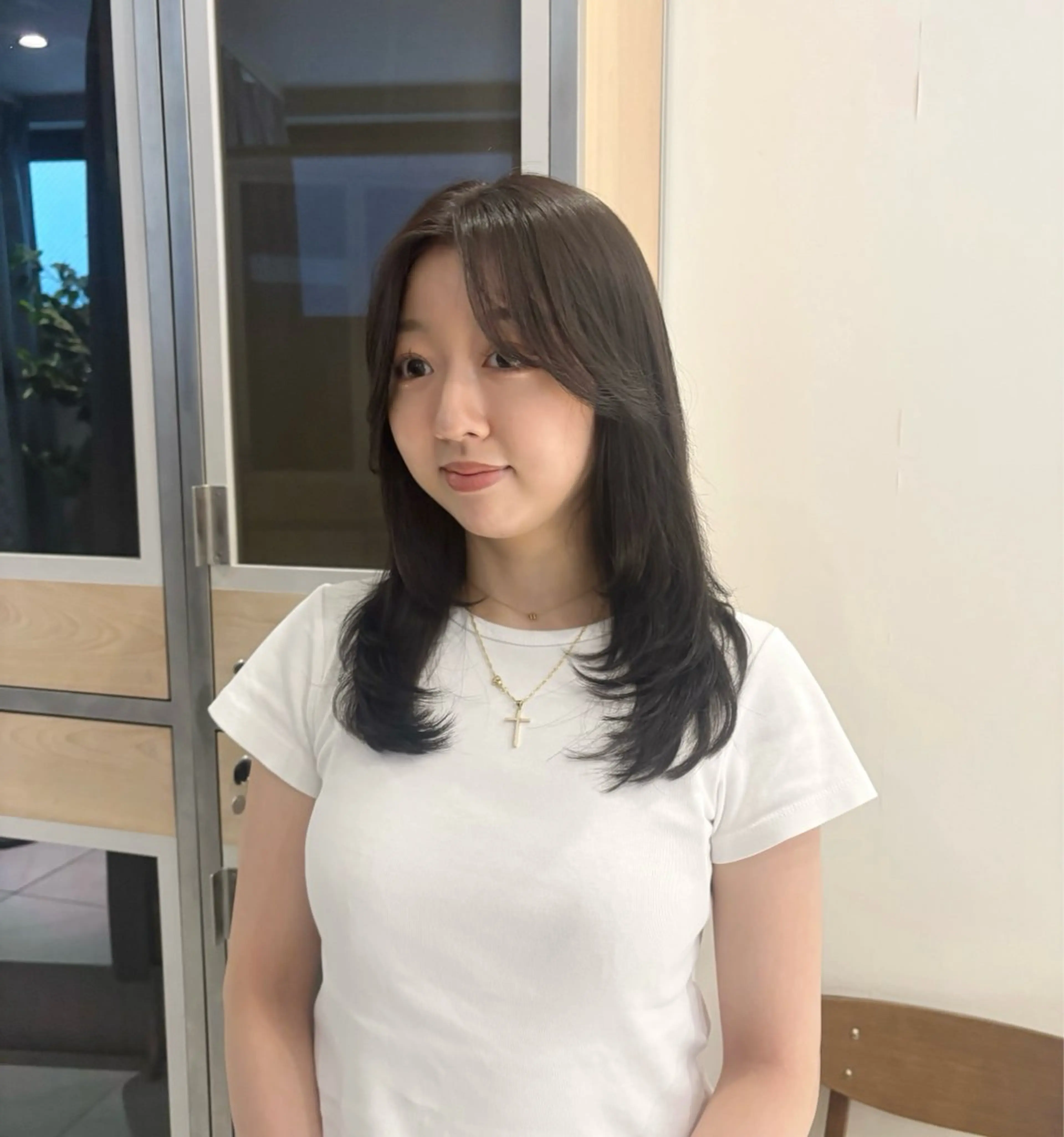 セミロング カラー ヘアアレンジ グレージュ オリーブグレージュ オリーブグレー ハイレイヤー レイヤーカット ヘアカラー 艶髪/レイヤーカット 🐣misakiのヘアスタイル