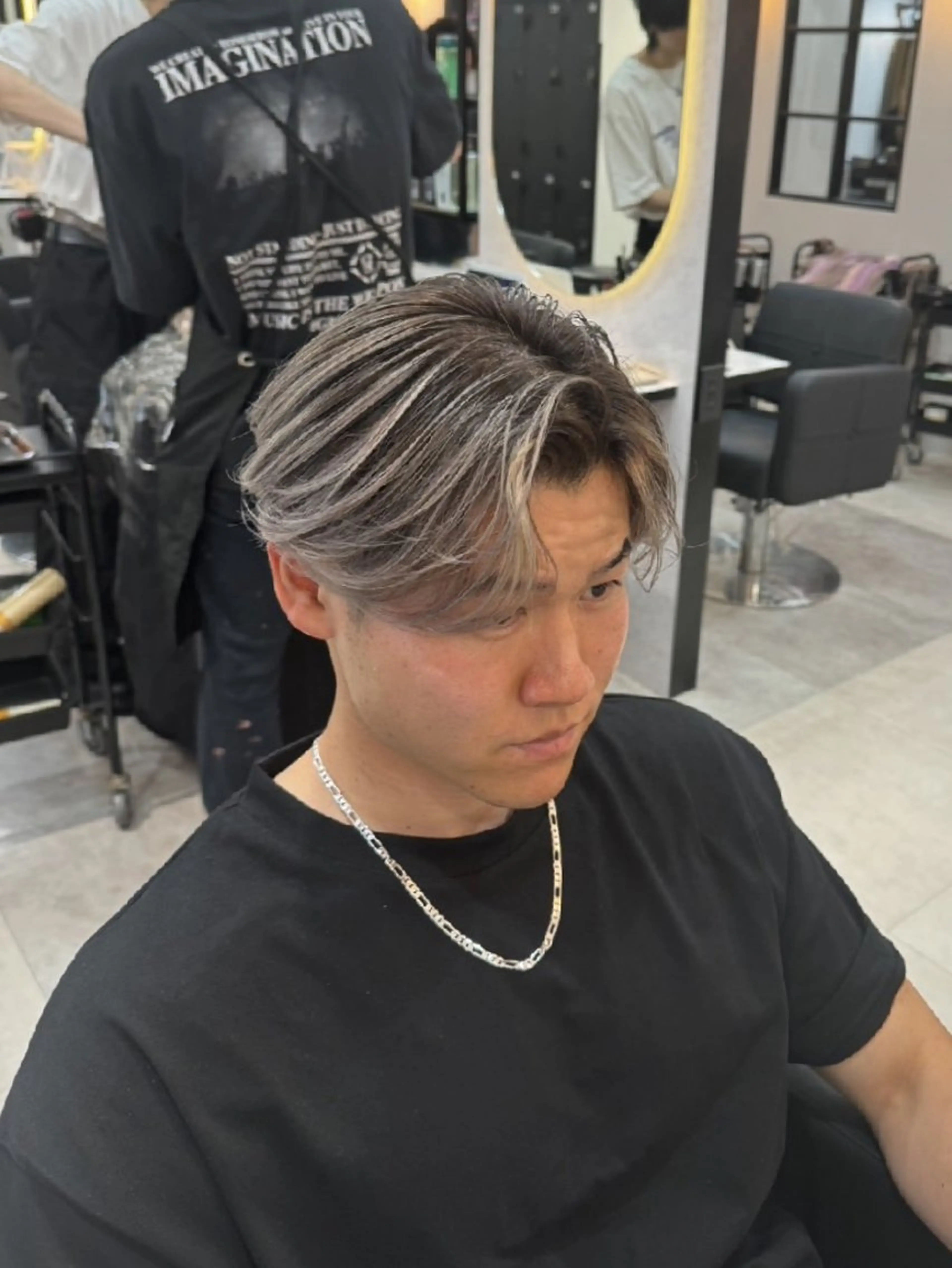 メンズ ミディアム カラー メンズバレイヤージュ メンズブリーチ バレイヤージュ ブリーチ シルバー ヘアカラー ヘアセット LEN名古屋/パーマ 海外ヘア/メンズ特化のヘアスタイル