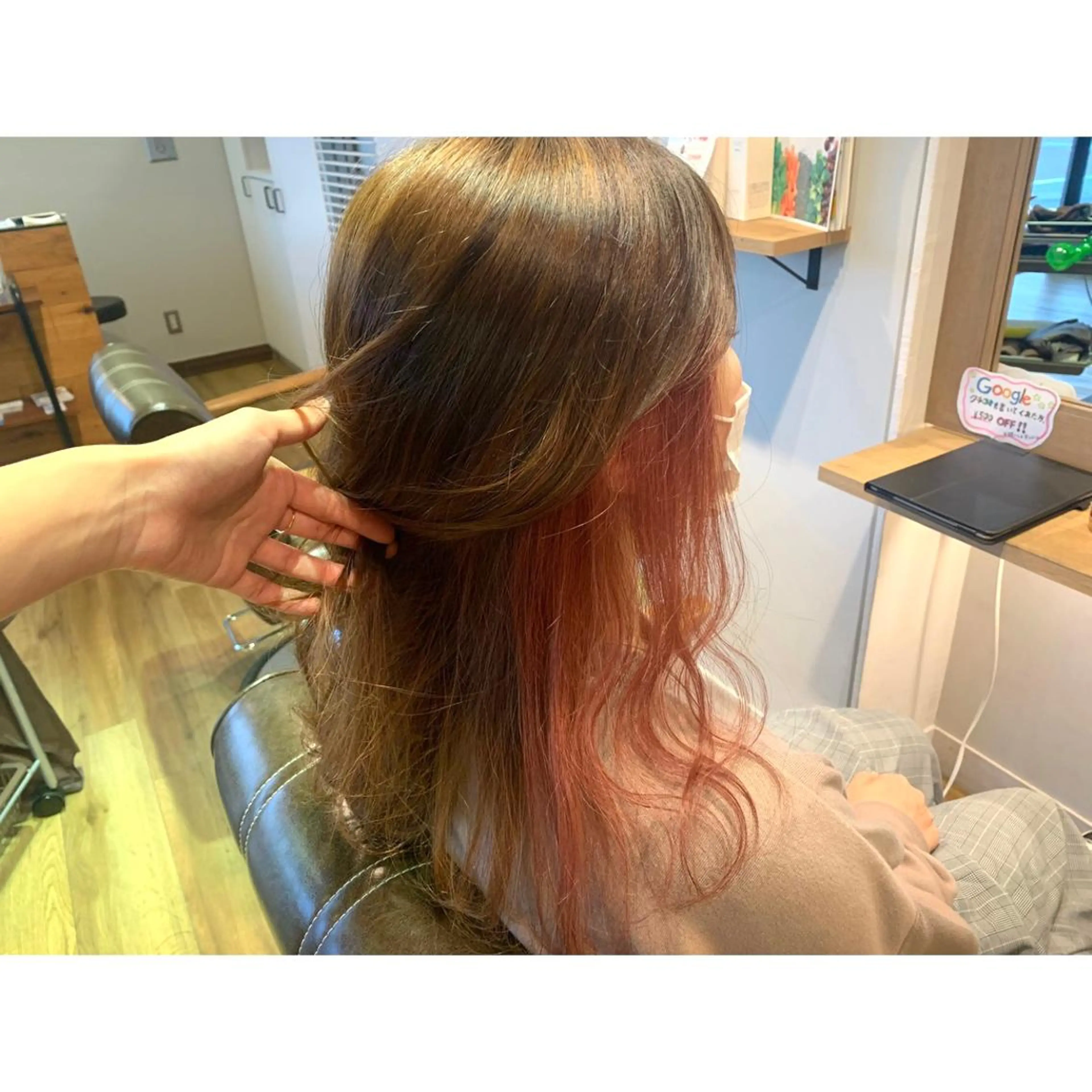 ロング カラー ピンクカラー ヘアカラー トリートメント ツキダテ ユイのヘアスタイル