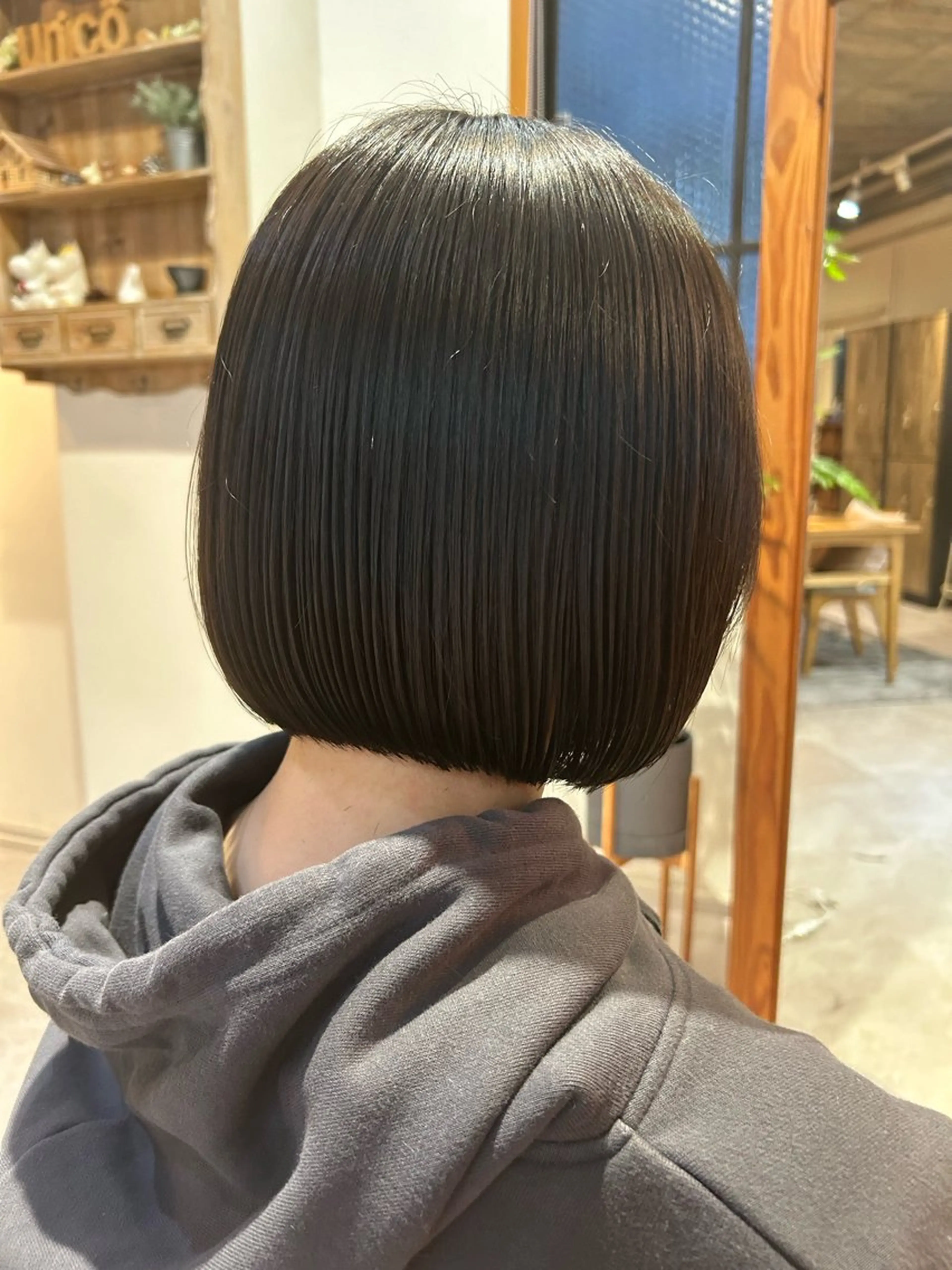 ショート ボブ カット 盛本 彩乃のヘアスタイル