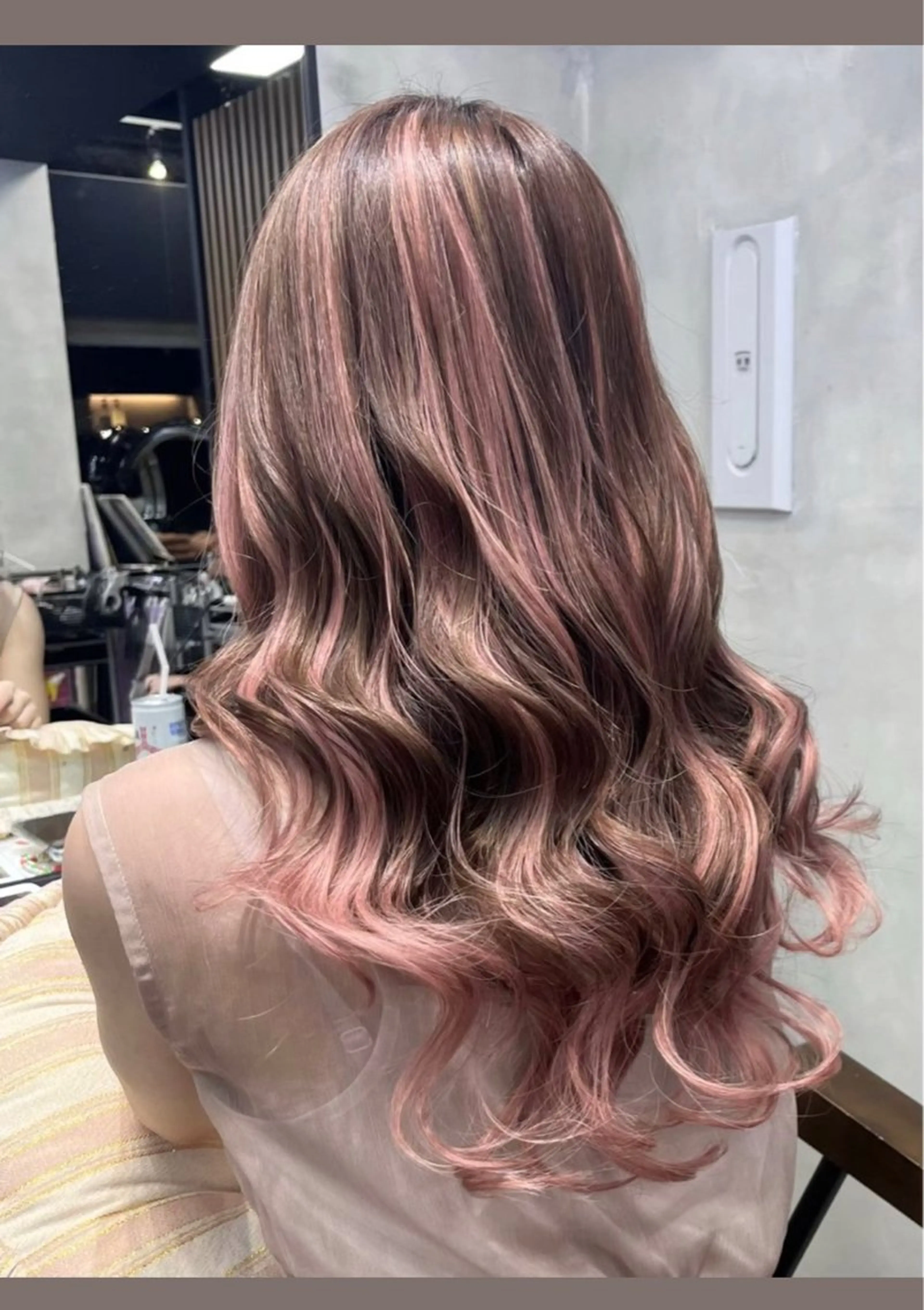 セミロング エクステ ハイライト 濱川響太レディース カットモデルのヘアスタイル