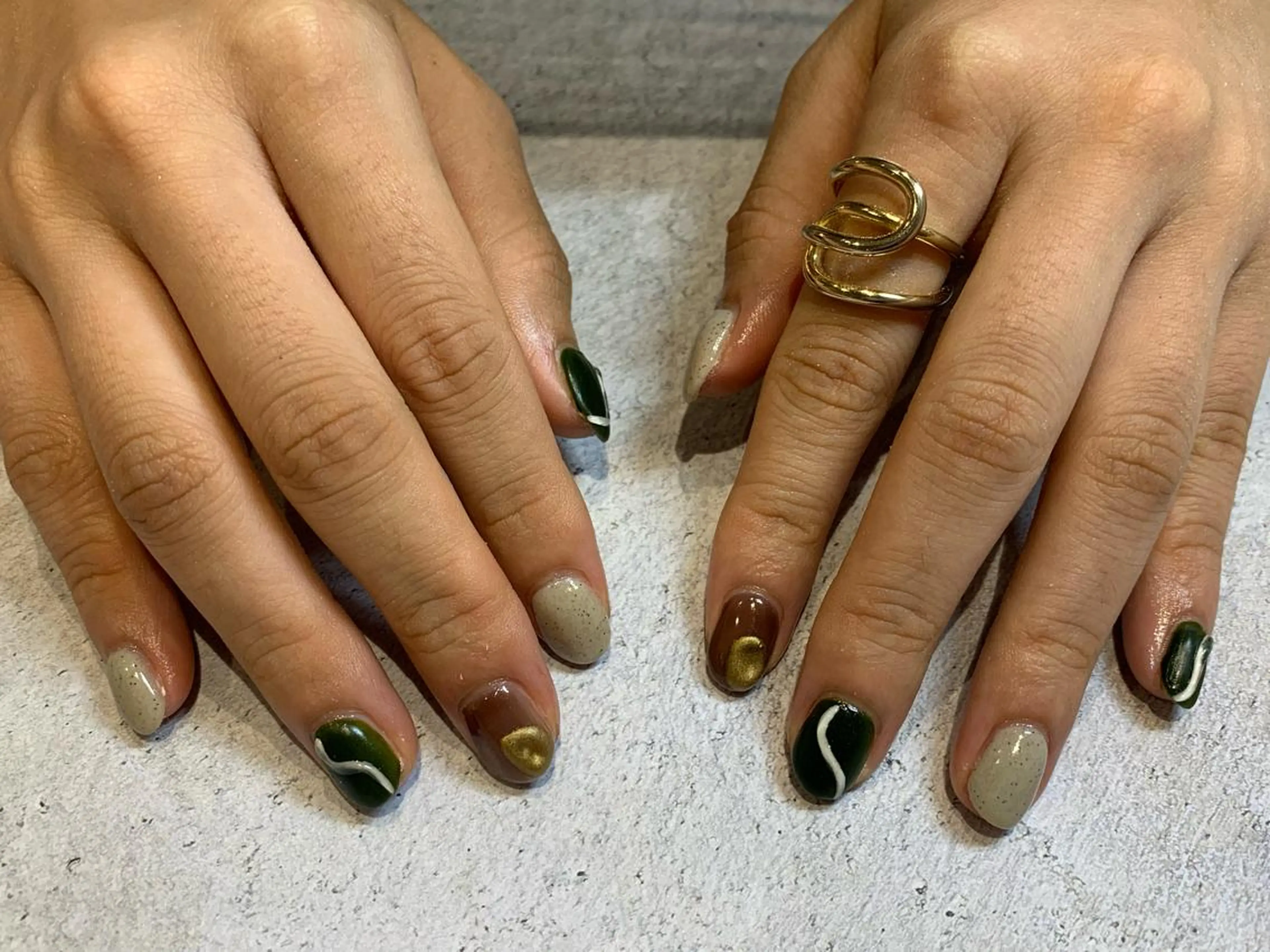 ネイル ニュアンスネイル マキノ ユイのネイルデザイン