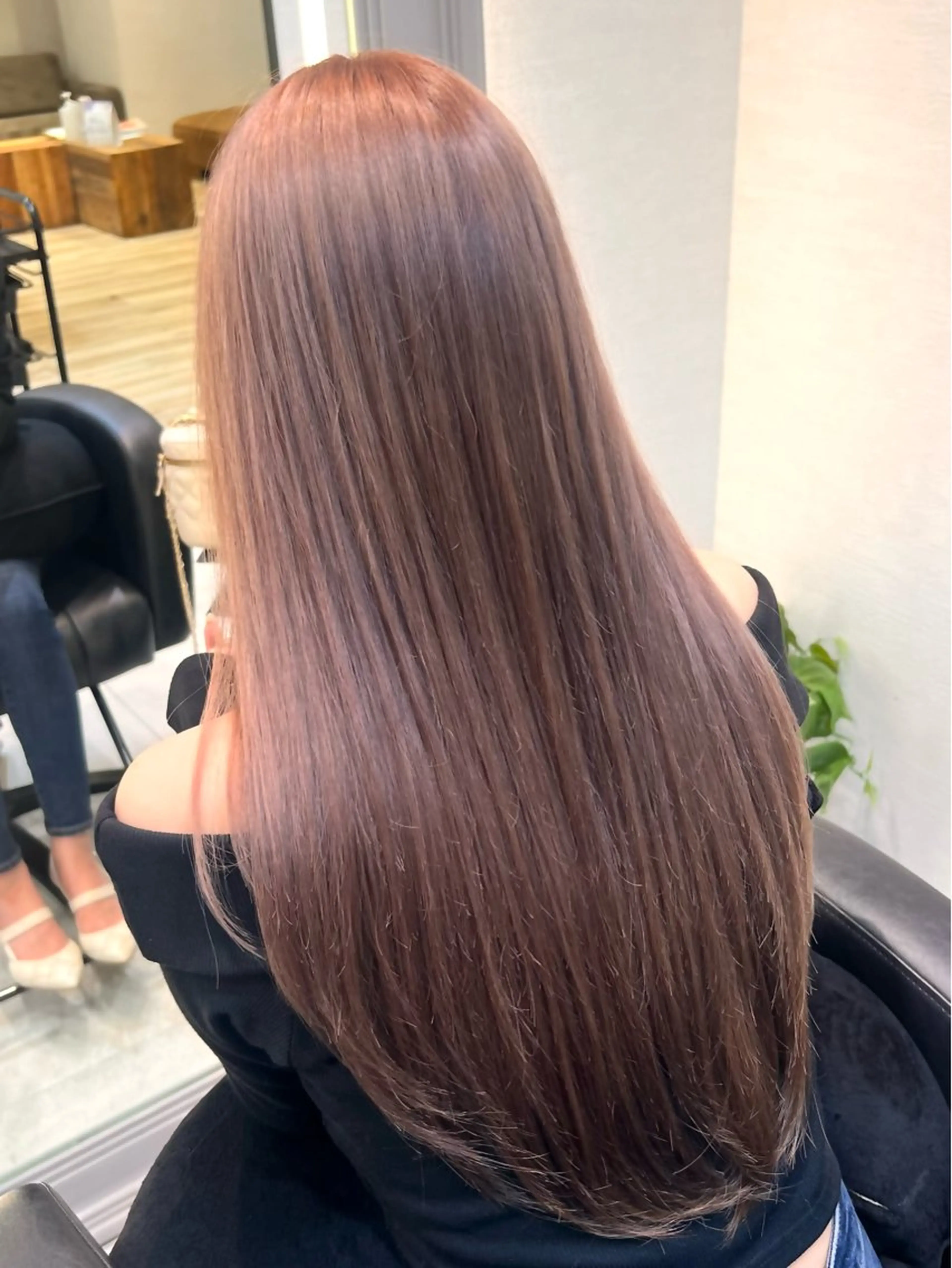 ロング カラー ハイトーン💗ピンク 🛼ベージュ🍀のヘアスタイル