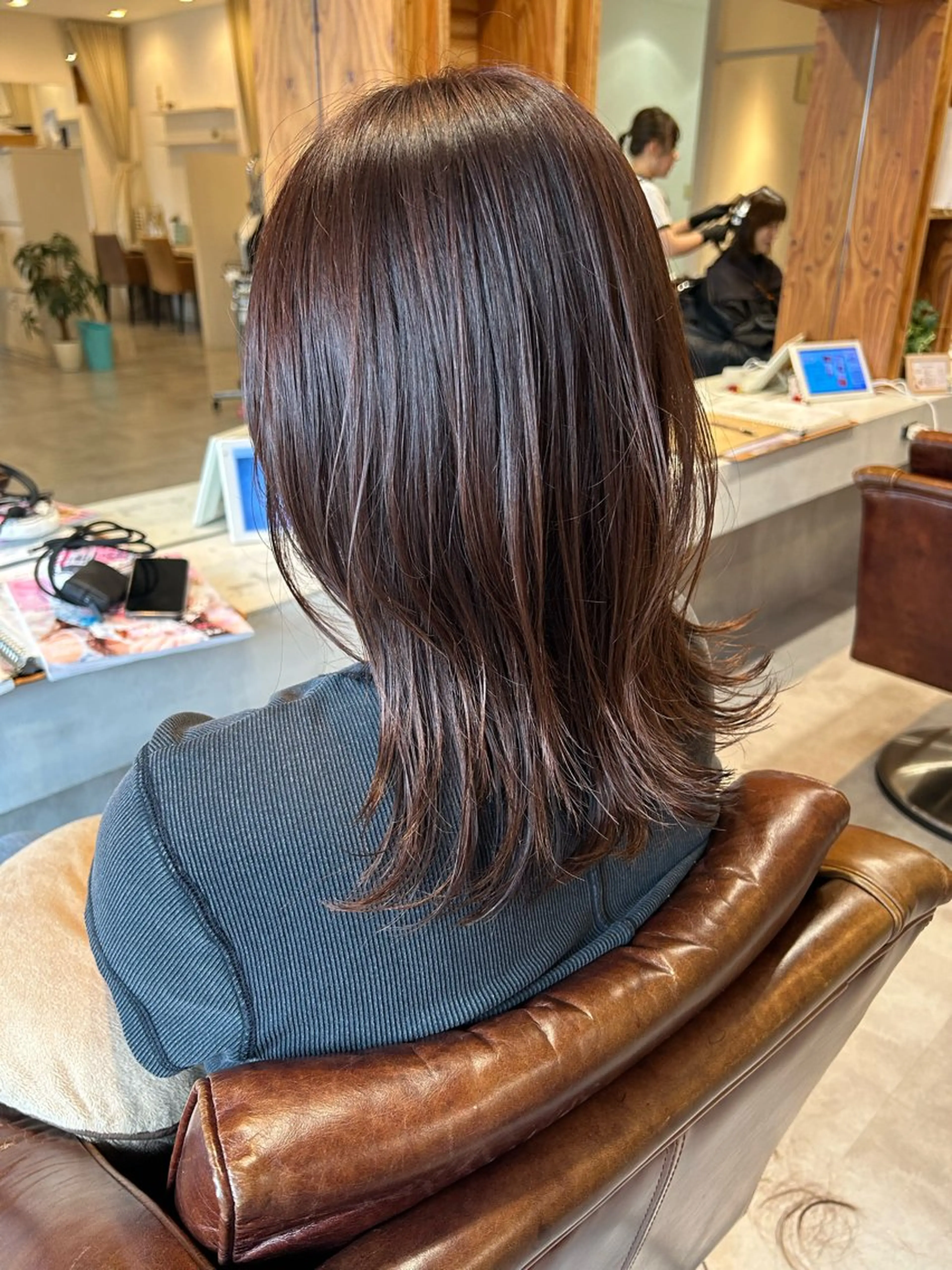 ミディアム レイヤーカット adorable駅南店所属・adorable 樋口円のヘアスタイル