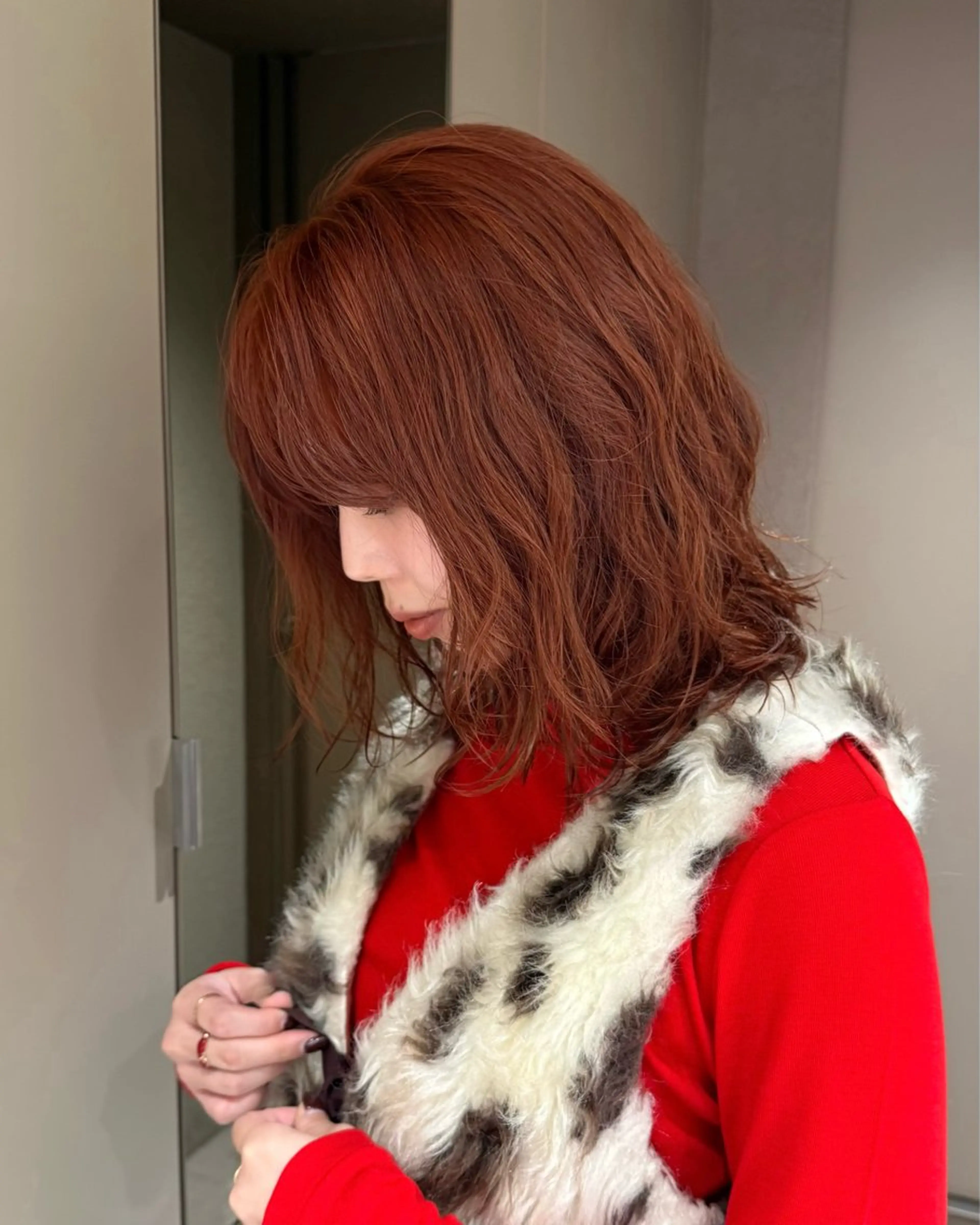 セミロング カラー ブリーチ ブラウンカラー ダブルカラー ブリーチなしカラー オレンジ ヘアカラー Akari暖色カラー /レイヤーカットのヘアスタイル