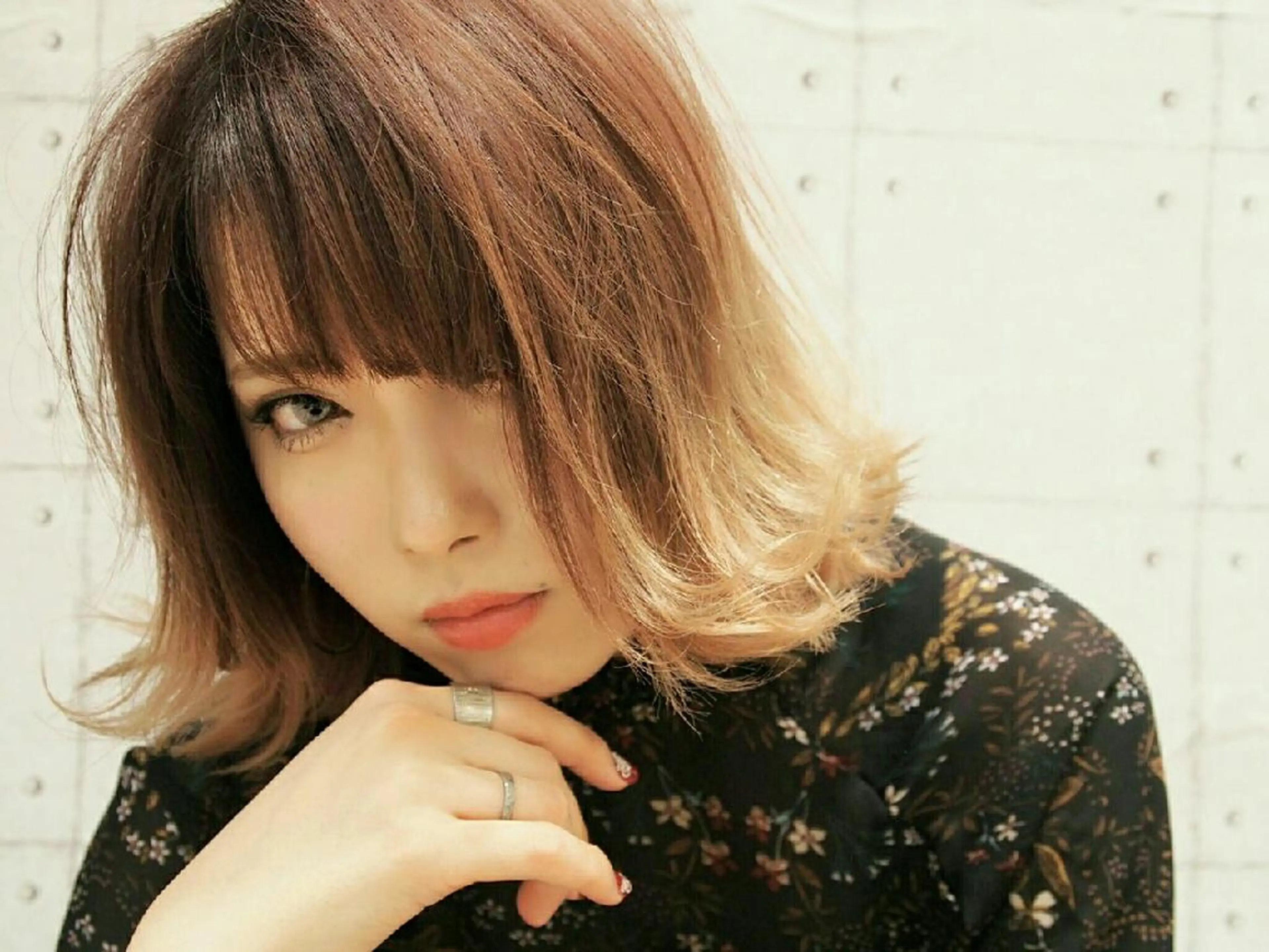 ショート カラー パーマ グラデーションカラー ボブ 外ハネヘア 秋山 幸太のヘアスタイル