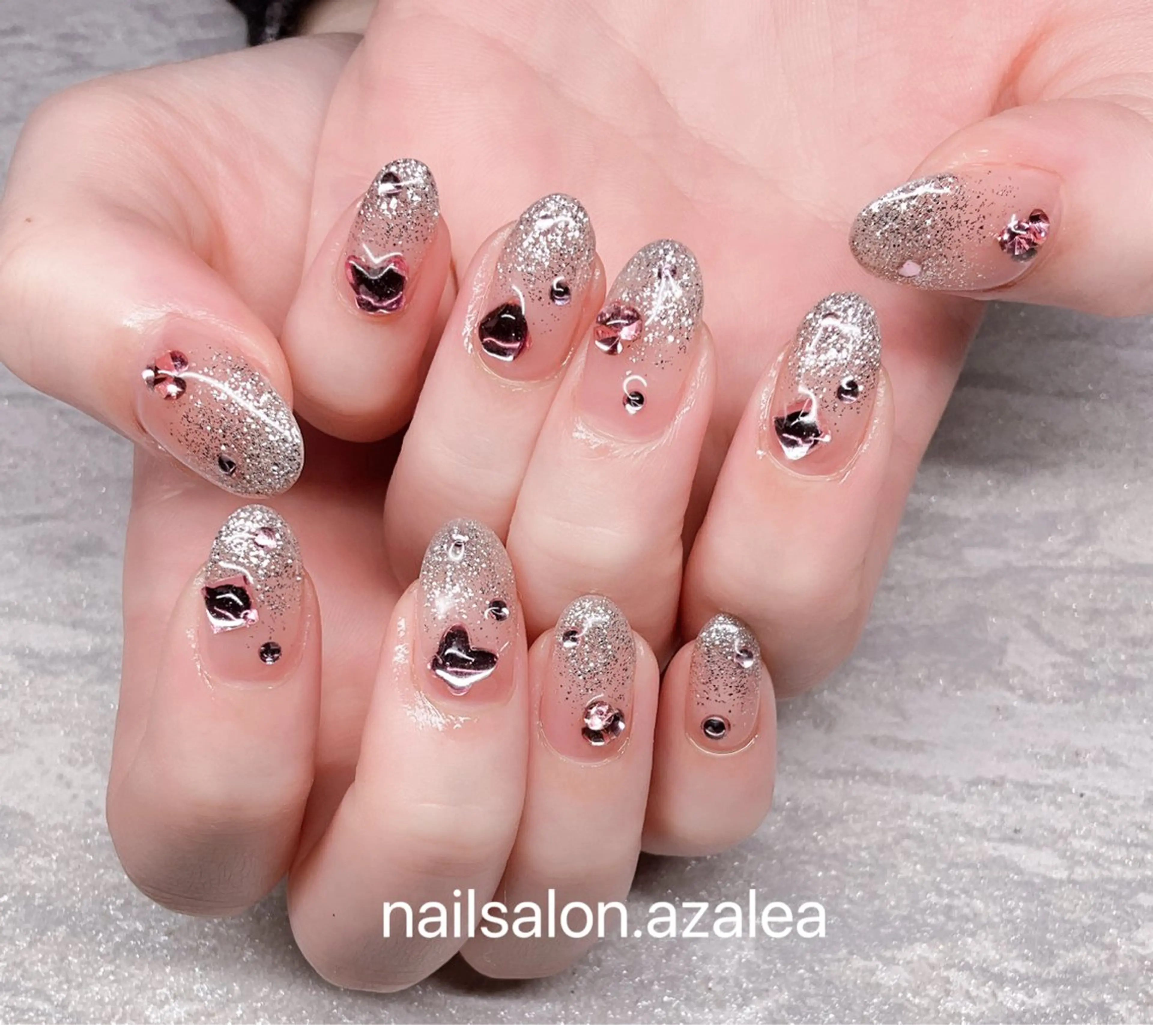 ネイル ハンドネイル R inのネイルデザイン