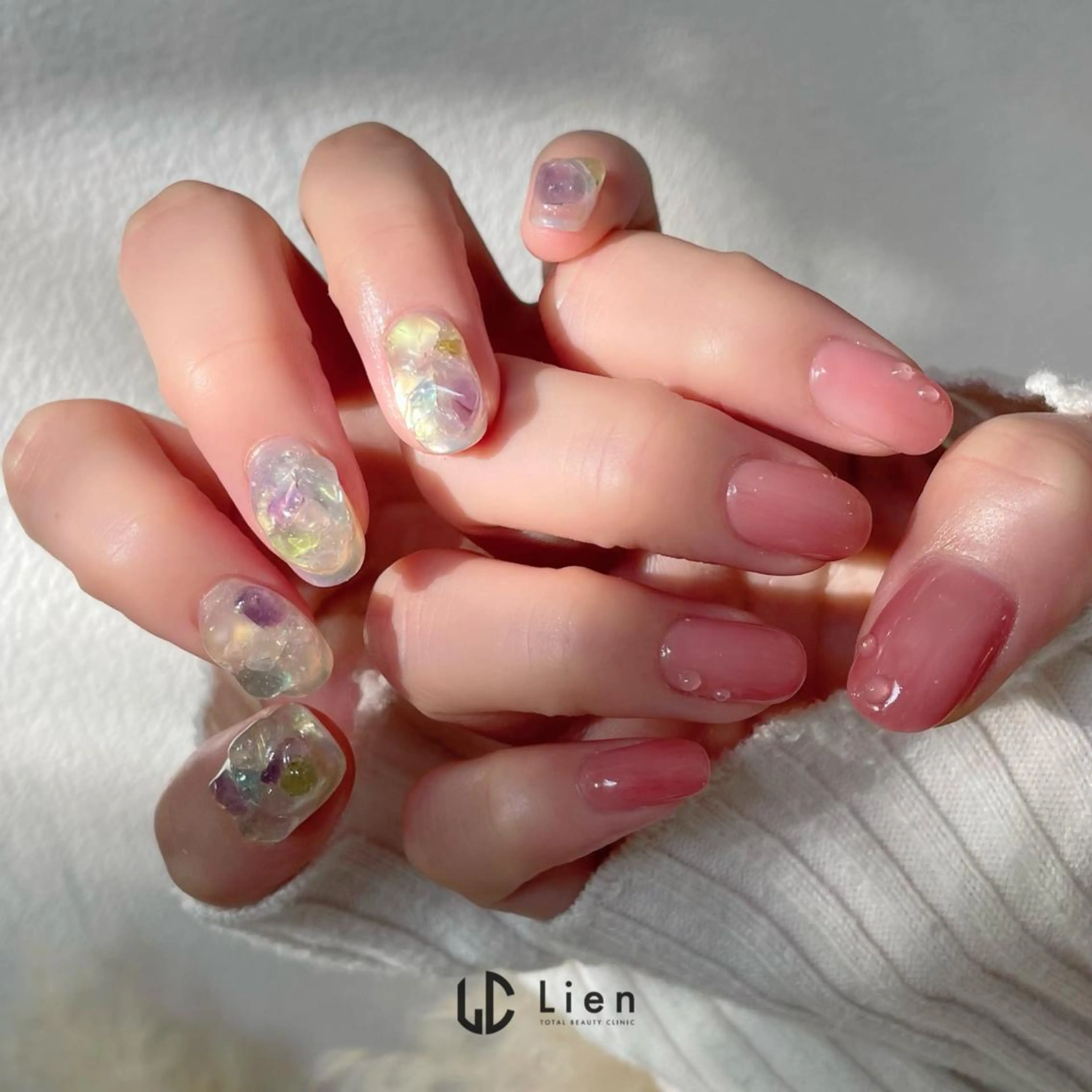 ネイル キラキラネイル 韓国ネイル ロングネイル ニュアンスネイル スカルプネイル 山田 真里のネイルデザイン