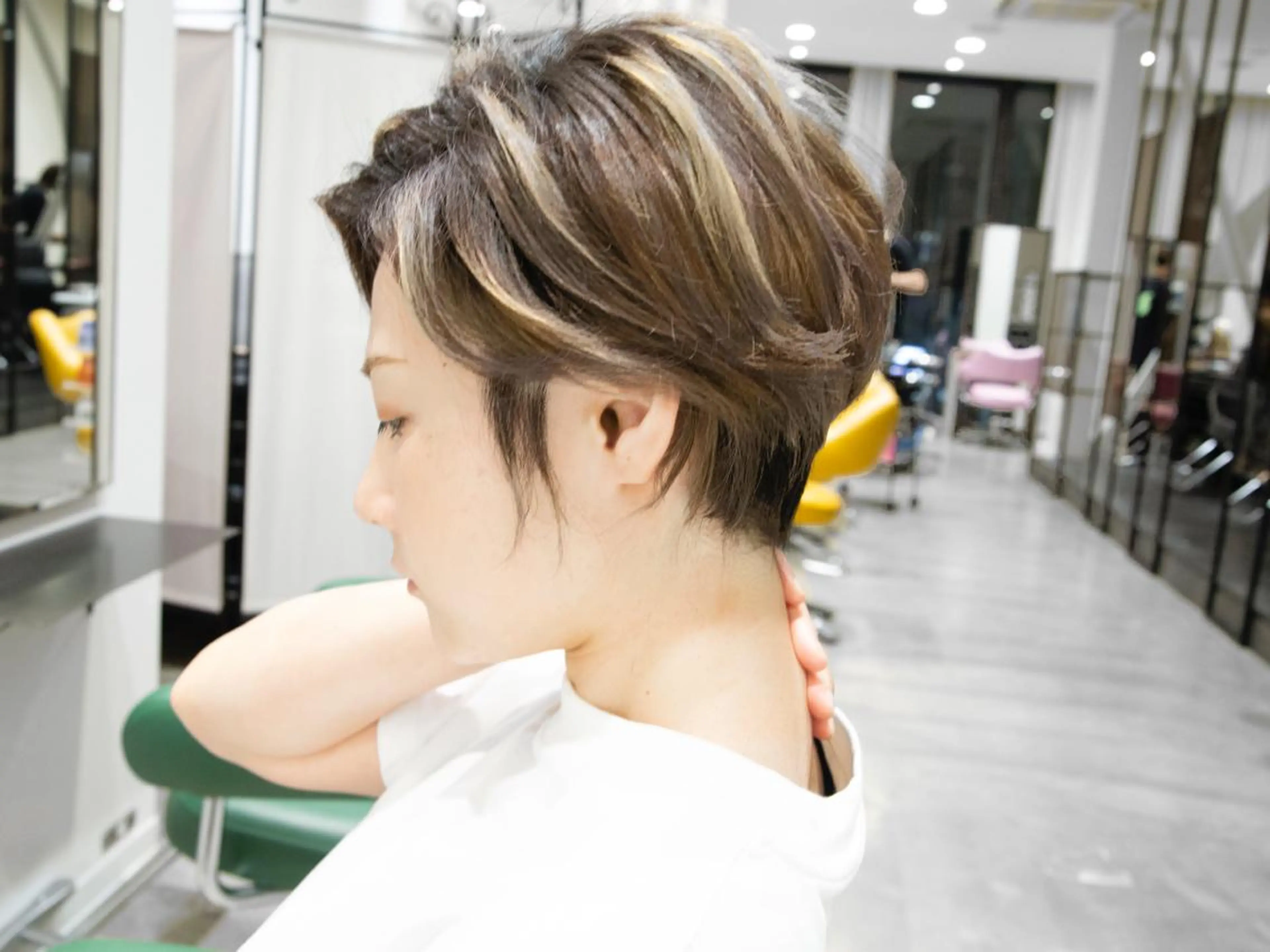 ショート カラー Re:ta Hair 飯田淳平のヘアスタイル