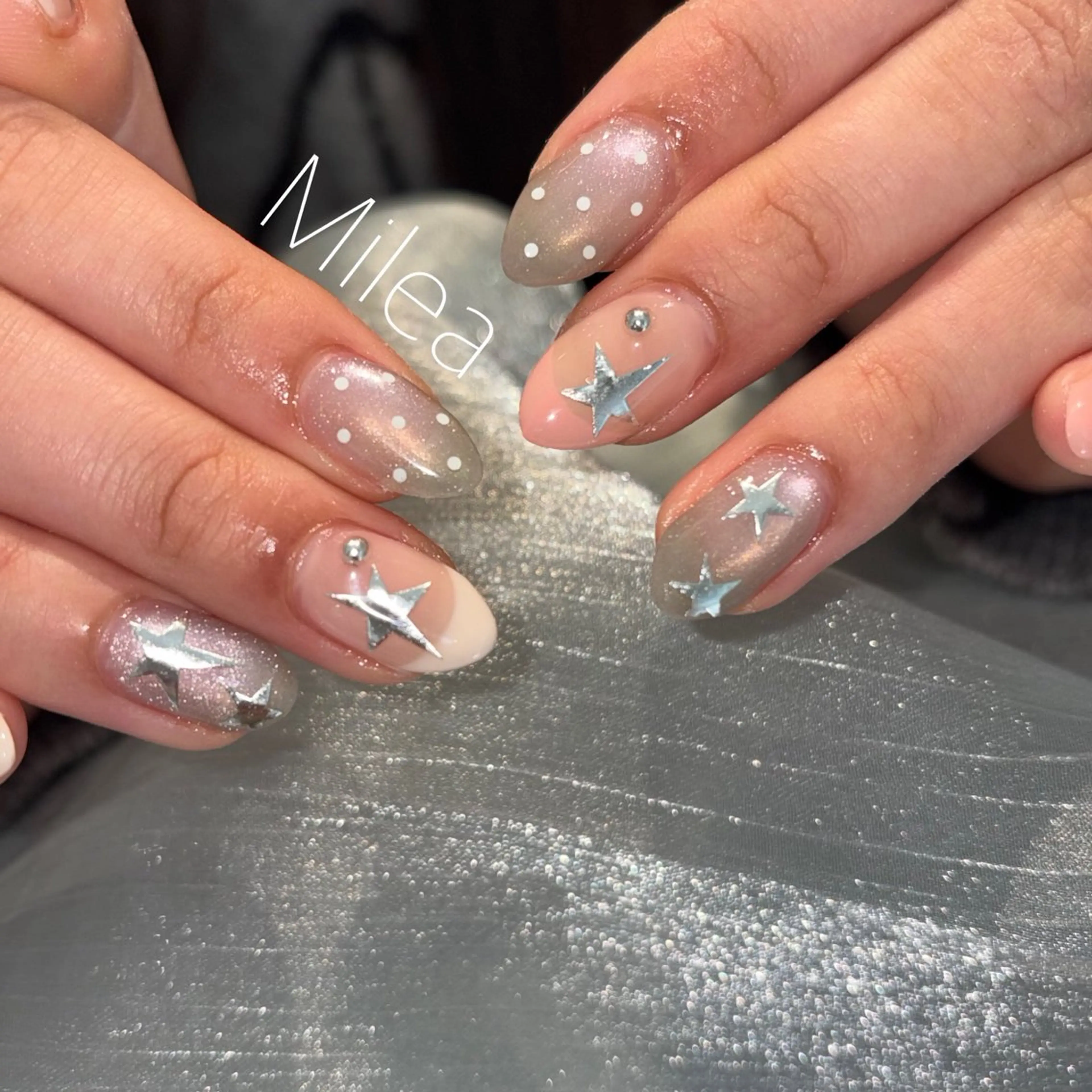 ネイル ドット ハンドネイル Milea🩵 Sayaka🪩のネイルデザイン