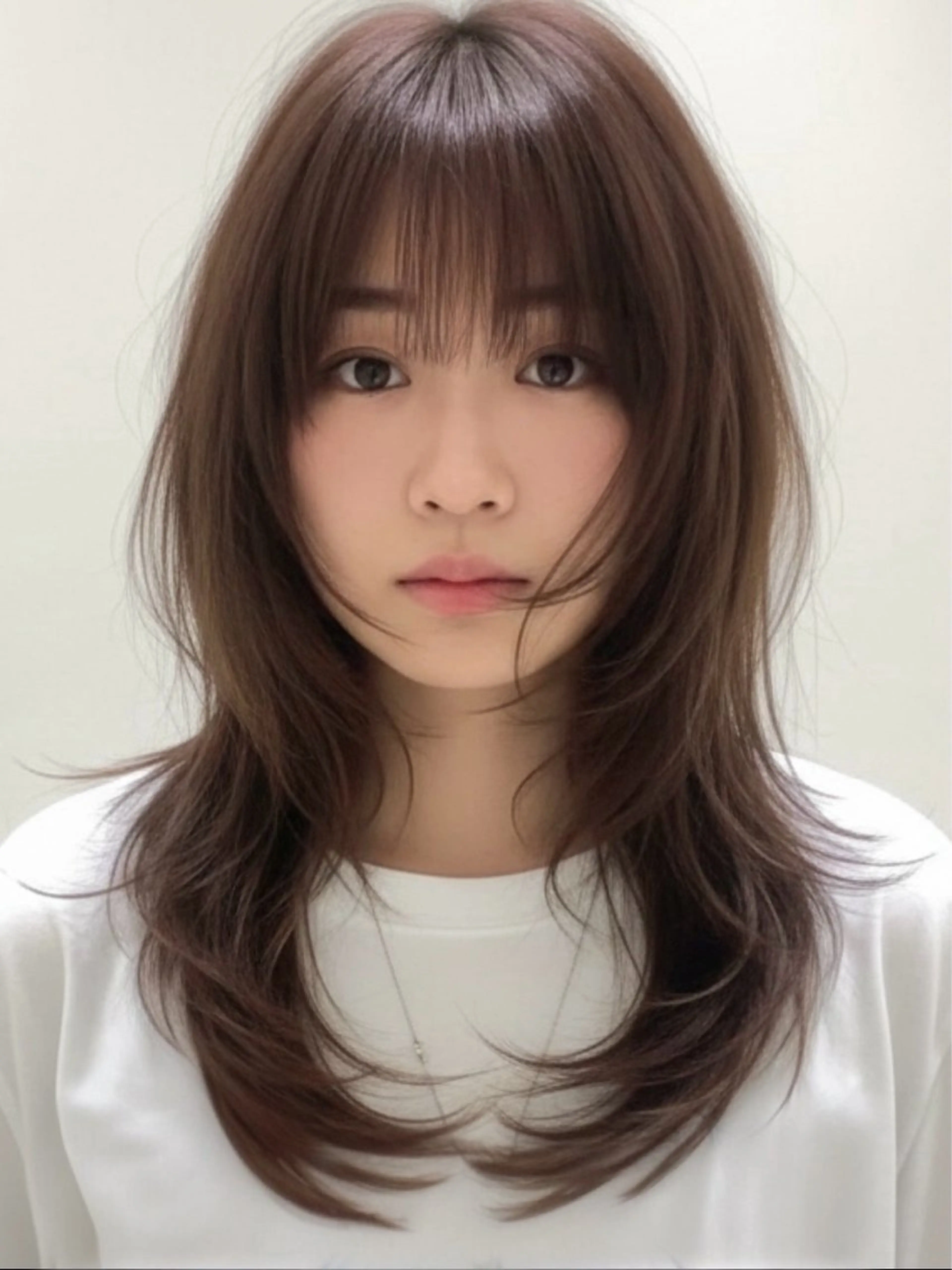 セミロング カラー アディクシーカラー 透明感カラー くびれヘア 顔まわりレイヤー 韓国風ヘア ヘアカラー 韓国レイヤーカット 🫧大阪梅田レイヤーのヘアスタイル