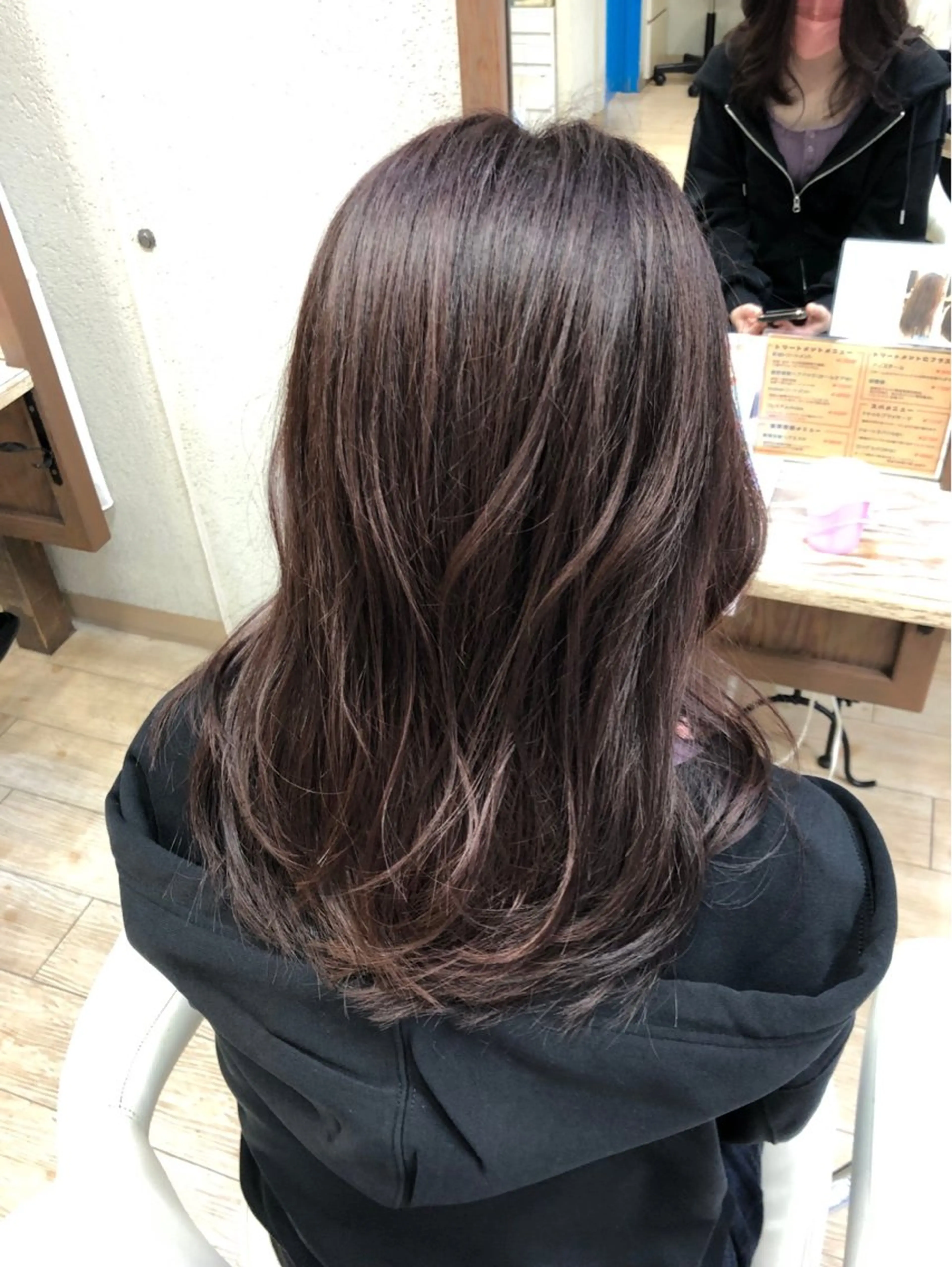カラー 吉元 結衣佳のヘアスタイル