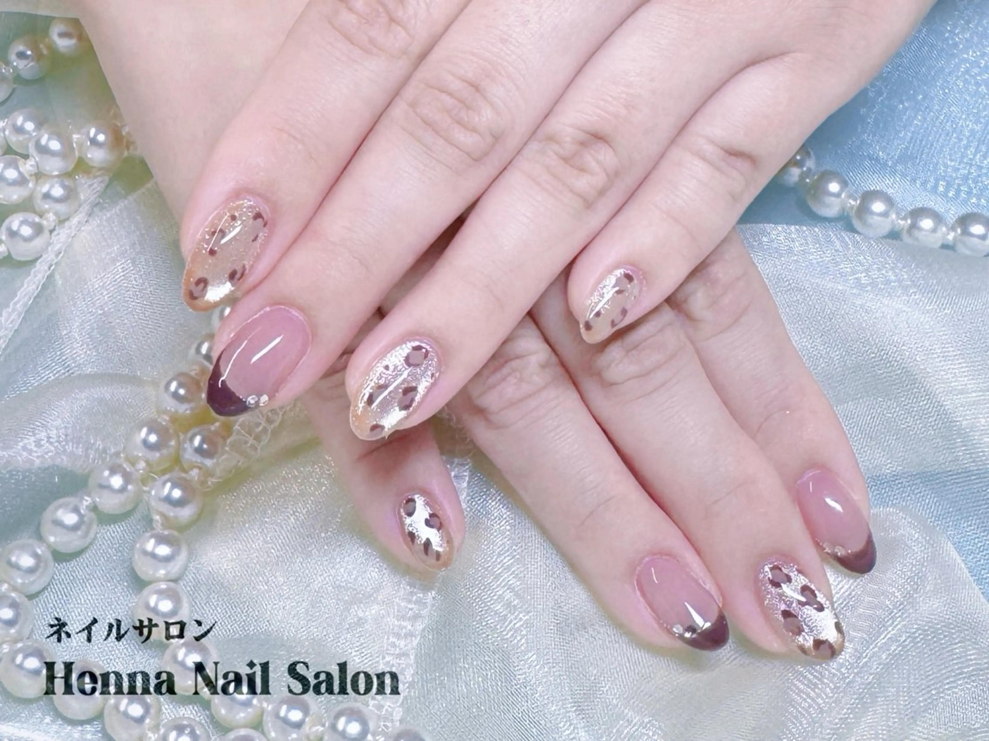 ネイル ハンドネイル Henna Kongssalonのネイルデザイン