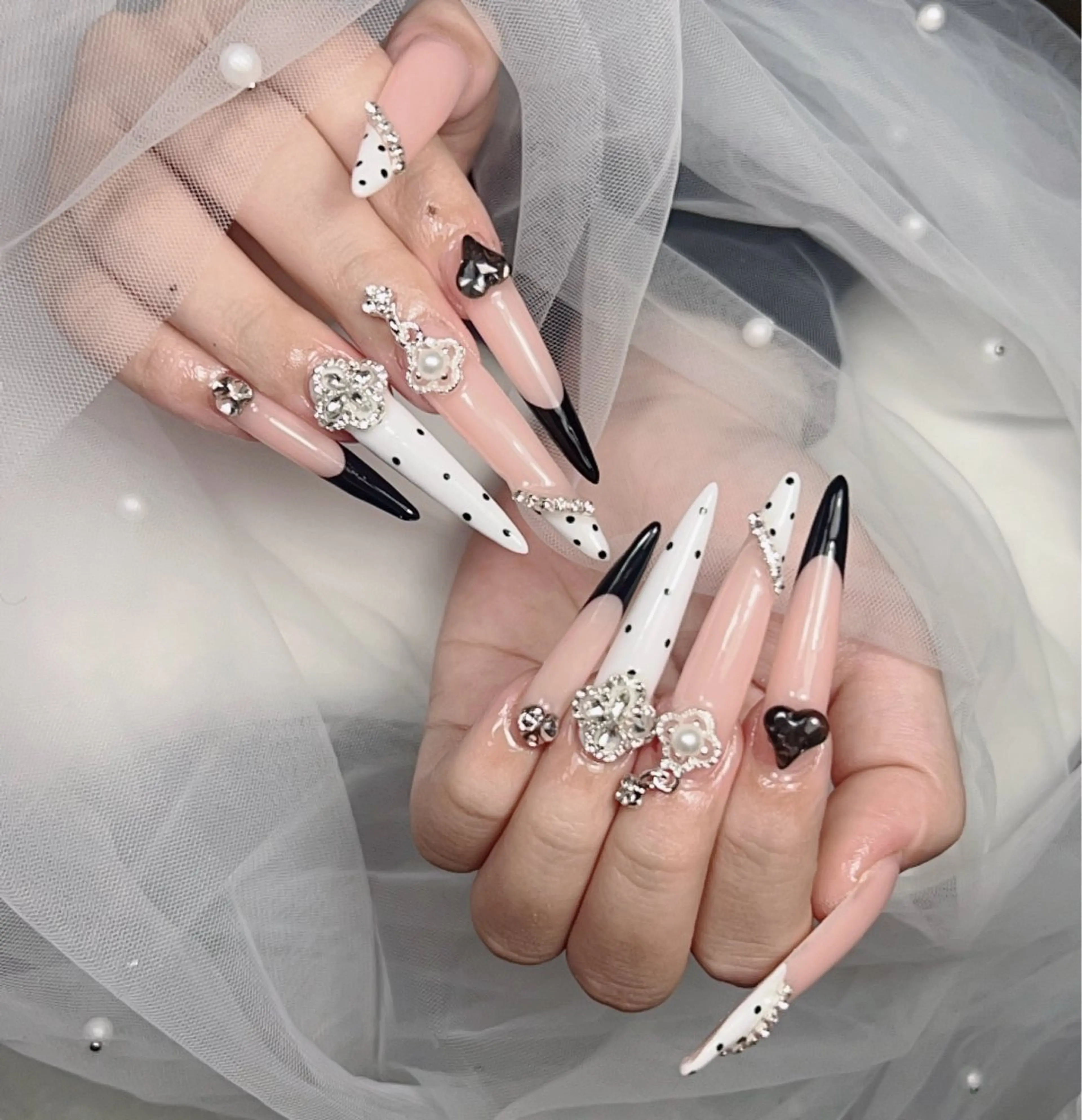 ネイル アートネイル オーロラネイル チークネイル 長さ出し フットネイル Noiranail_ studio川越西口のネイルデザイン