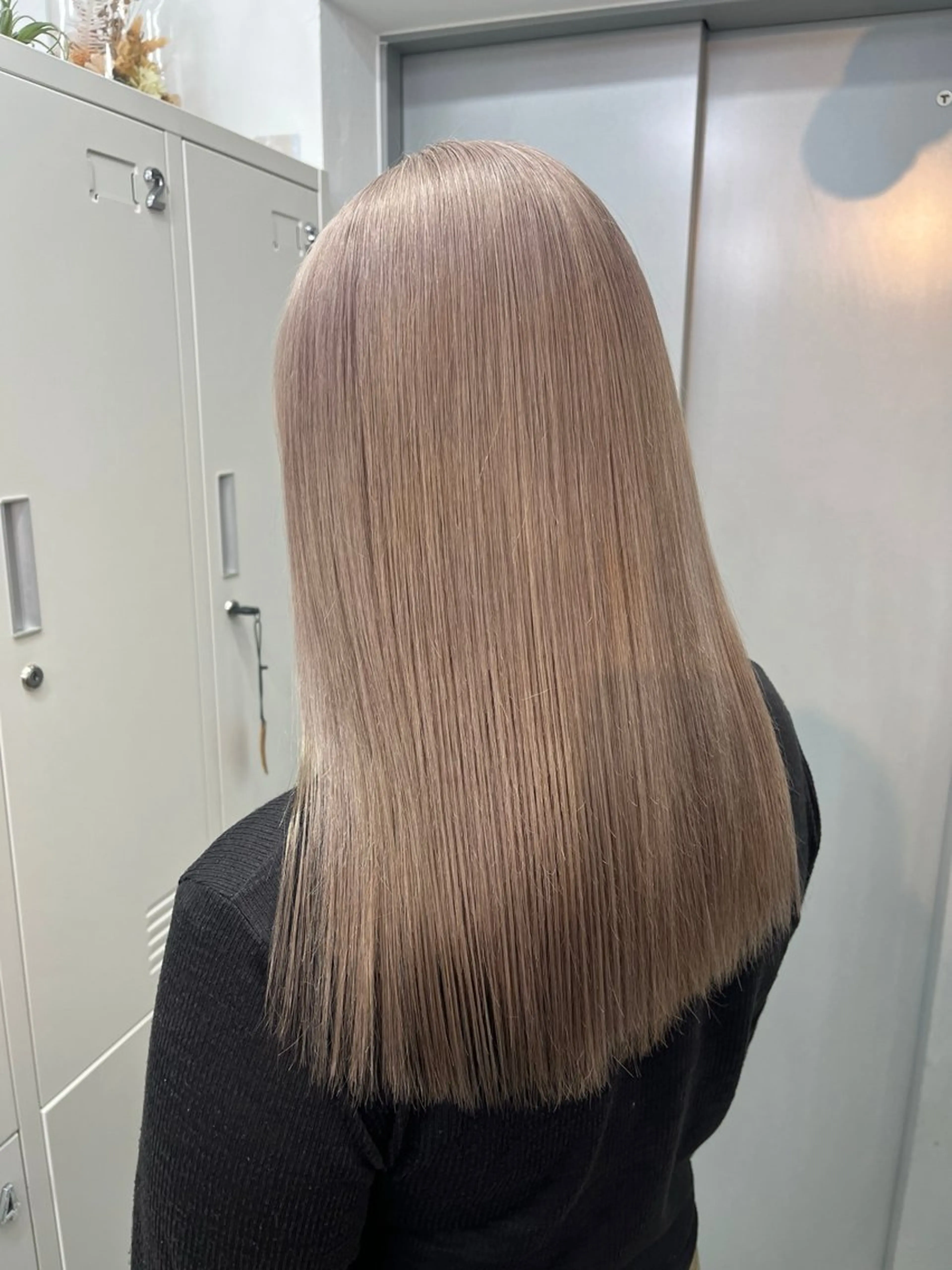 ロング ヘアカラー 柏木 理那のヘアスタイル