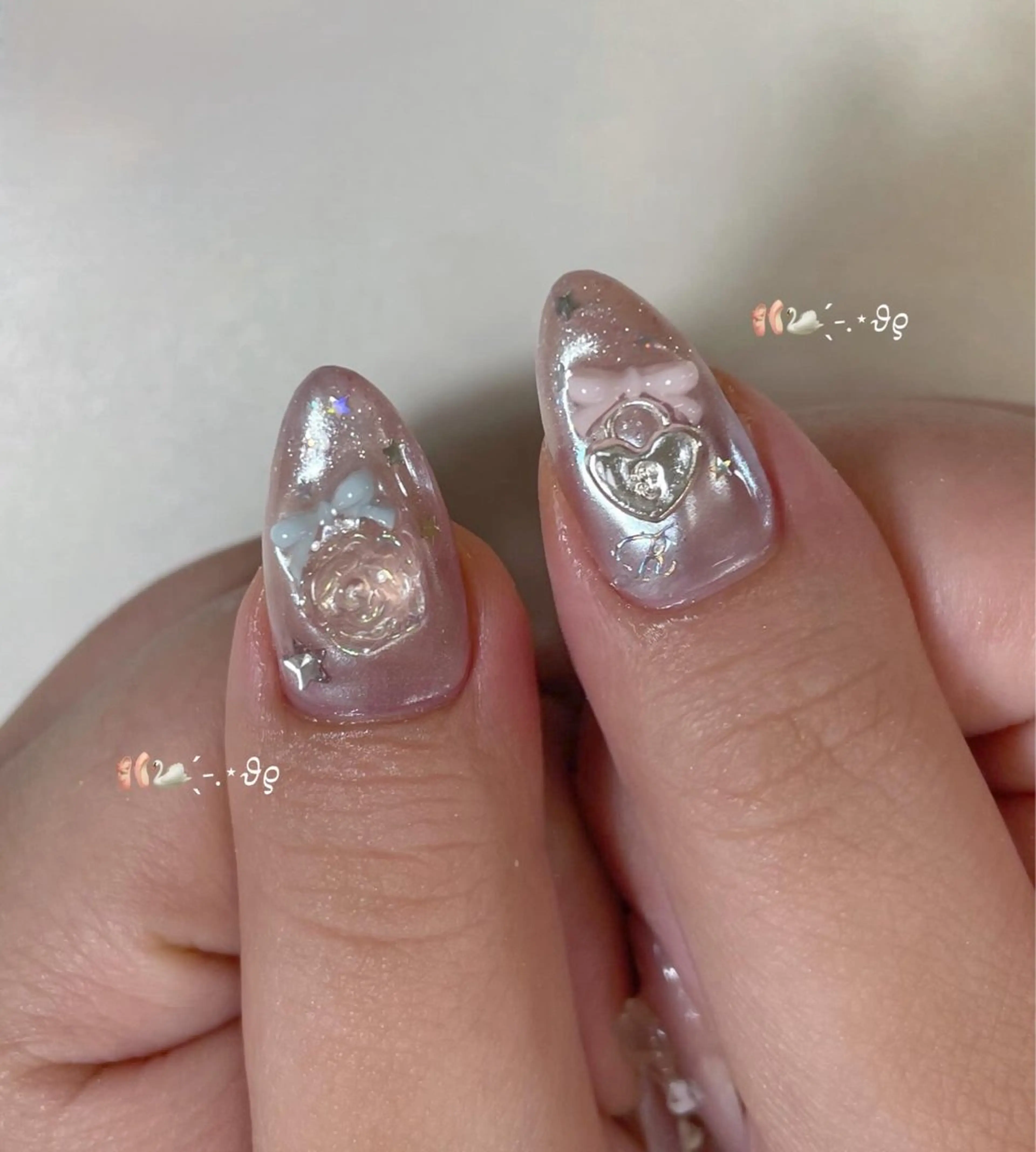 ネイル ハンドネイル MINAMI໒꒱ Y2K、韓国ガーリーのネイルデザイン