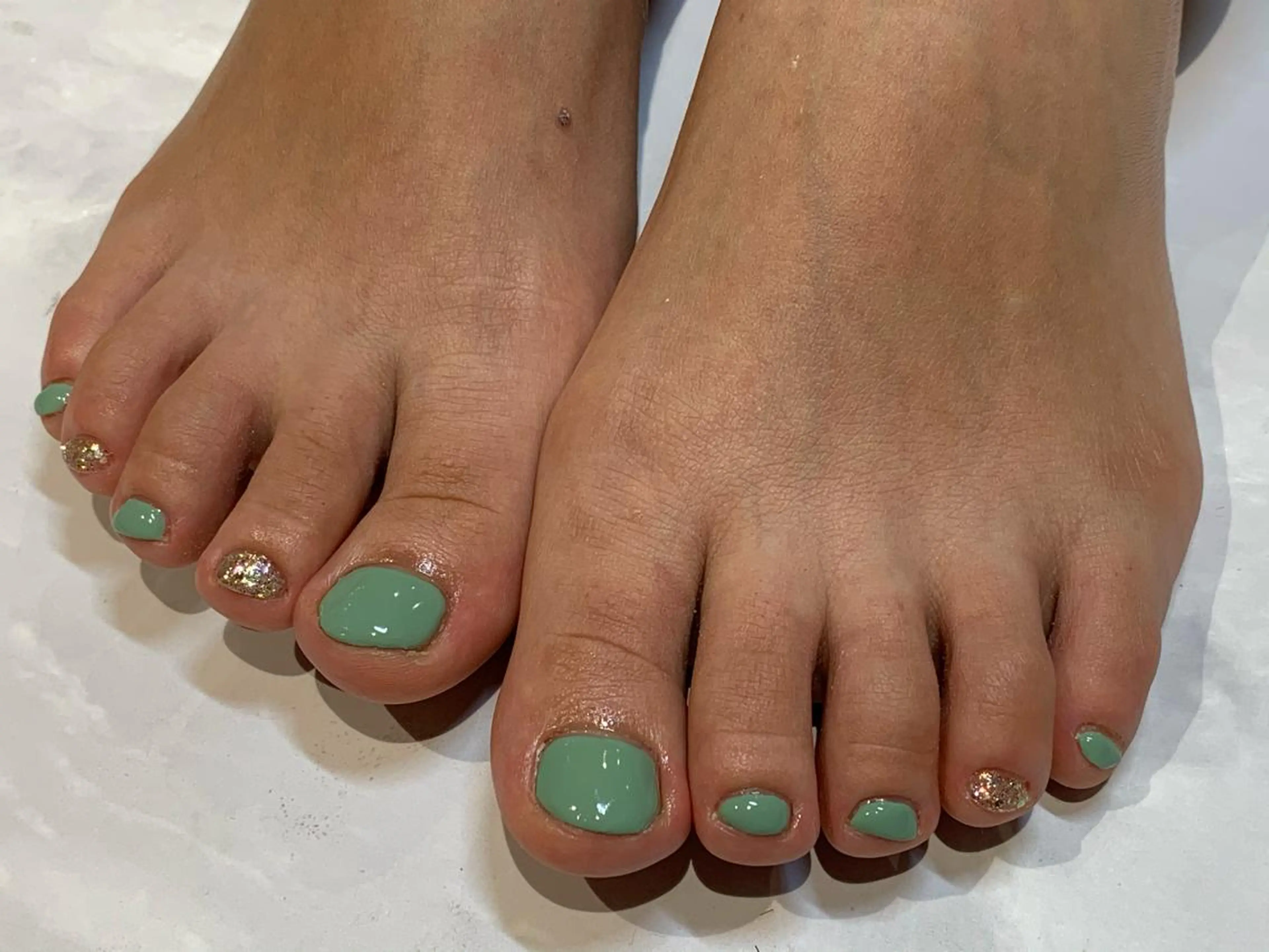 ネイル フットネイル ワンカラーネイル マキノ ユイのネイルデザイン