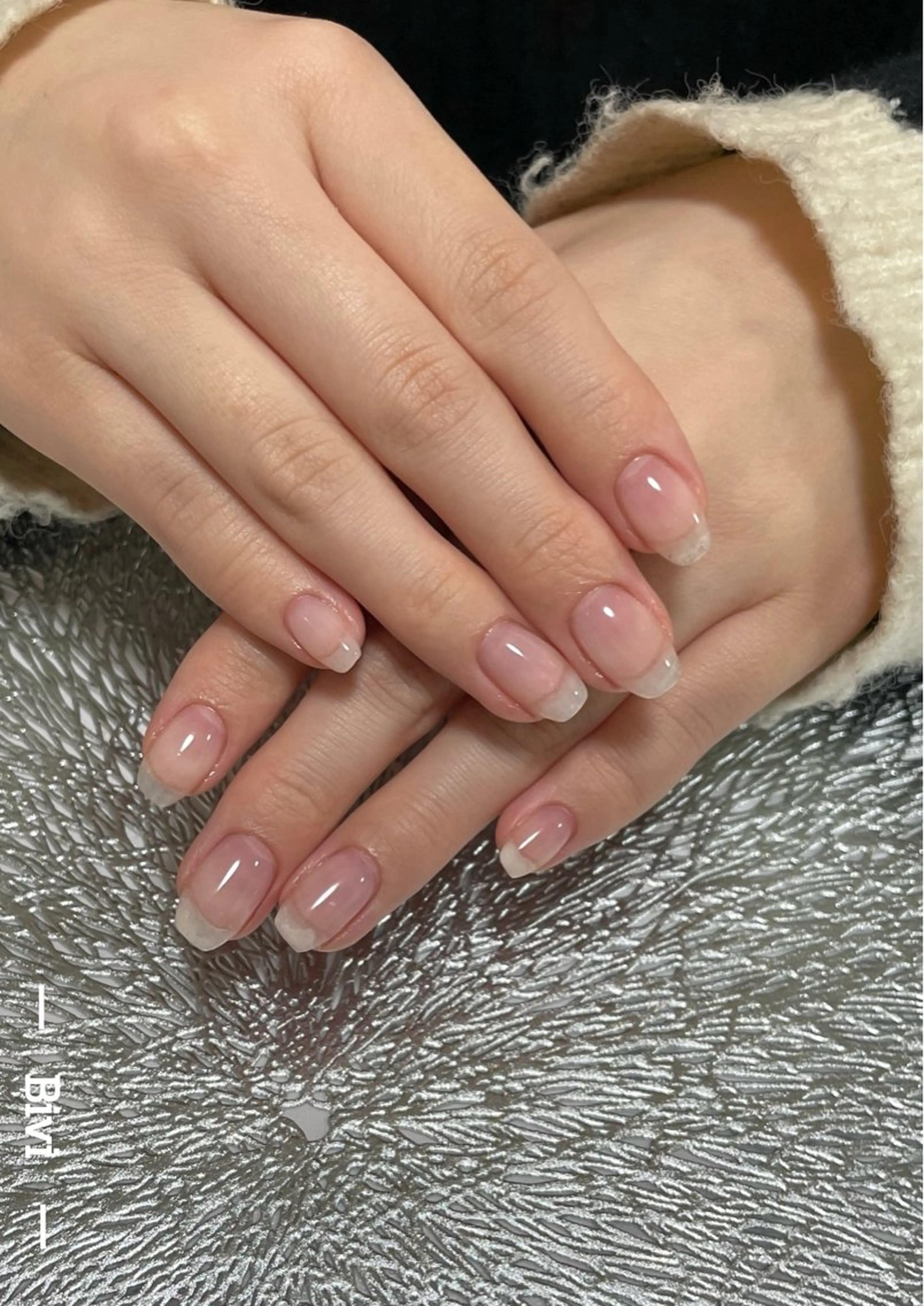 ネイル アートネイル フラッシュネイル ラメ(グリッター) シルバー スクエアネイル ハンドネイル ハンドケア ♡Bivi♡自爪に 優しいネイルサロンのネイルデザイン