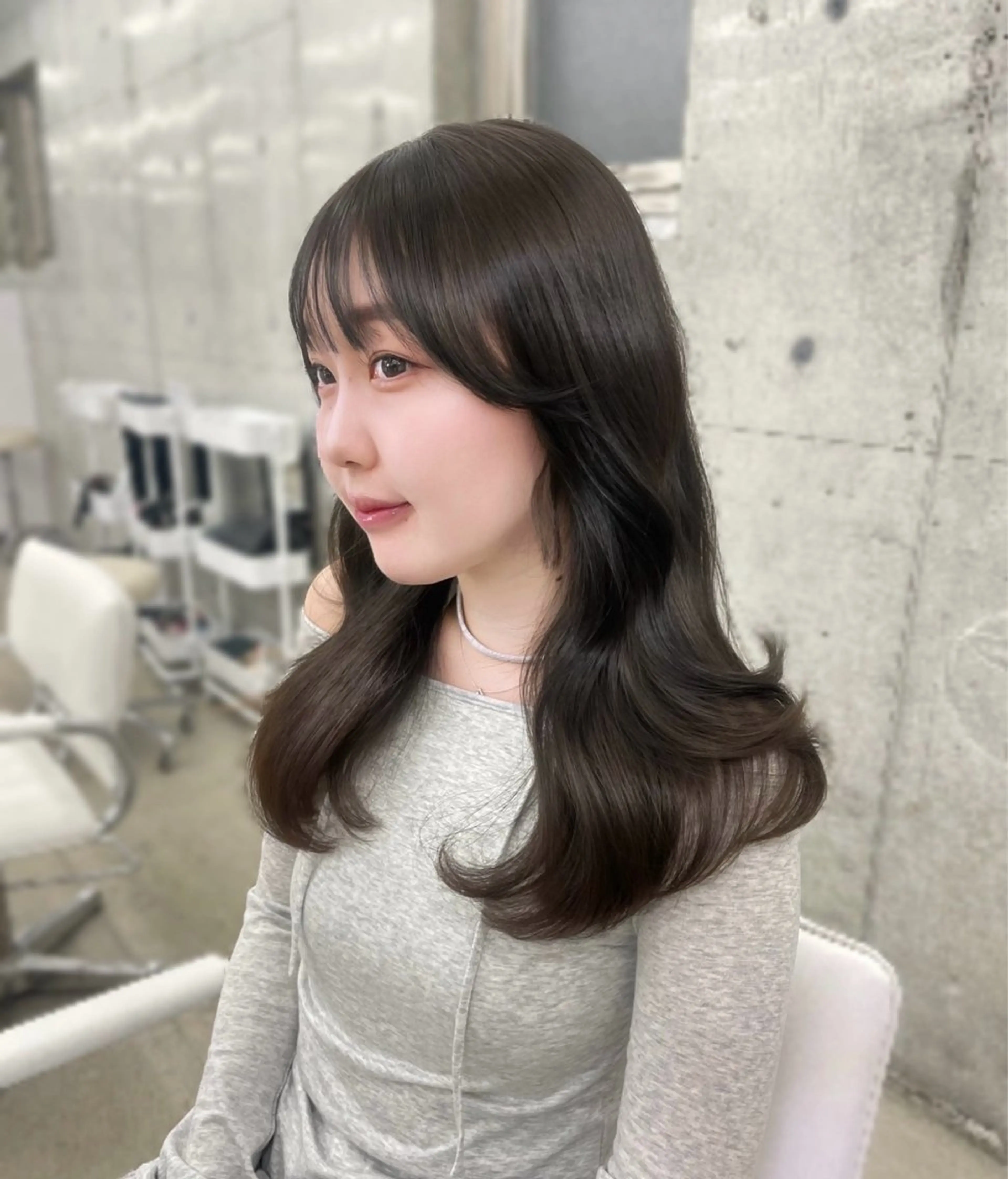 ロング カット 縮毛矯正 トリートメント 𝑨𝑴𝑰 🎀 モテガーリーヘア🤍のヘアスタイル