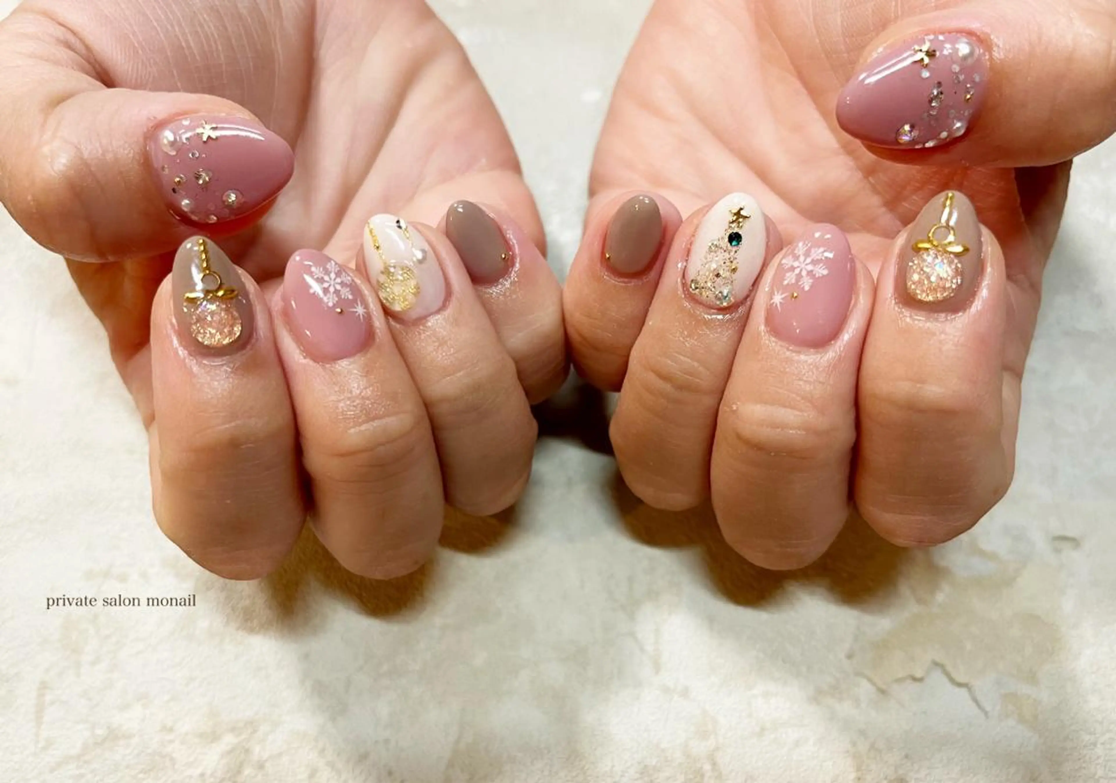 ネイル アートネイル 冬ネイル クリスマス ハンドネイル nail salon monailのネイルデザイン