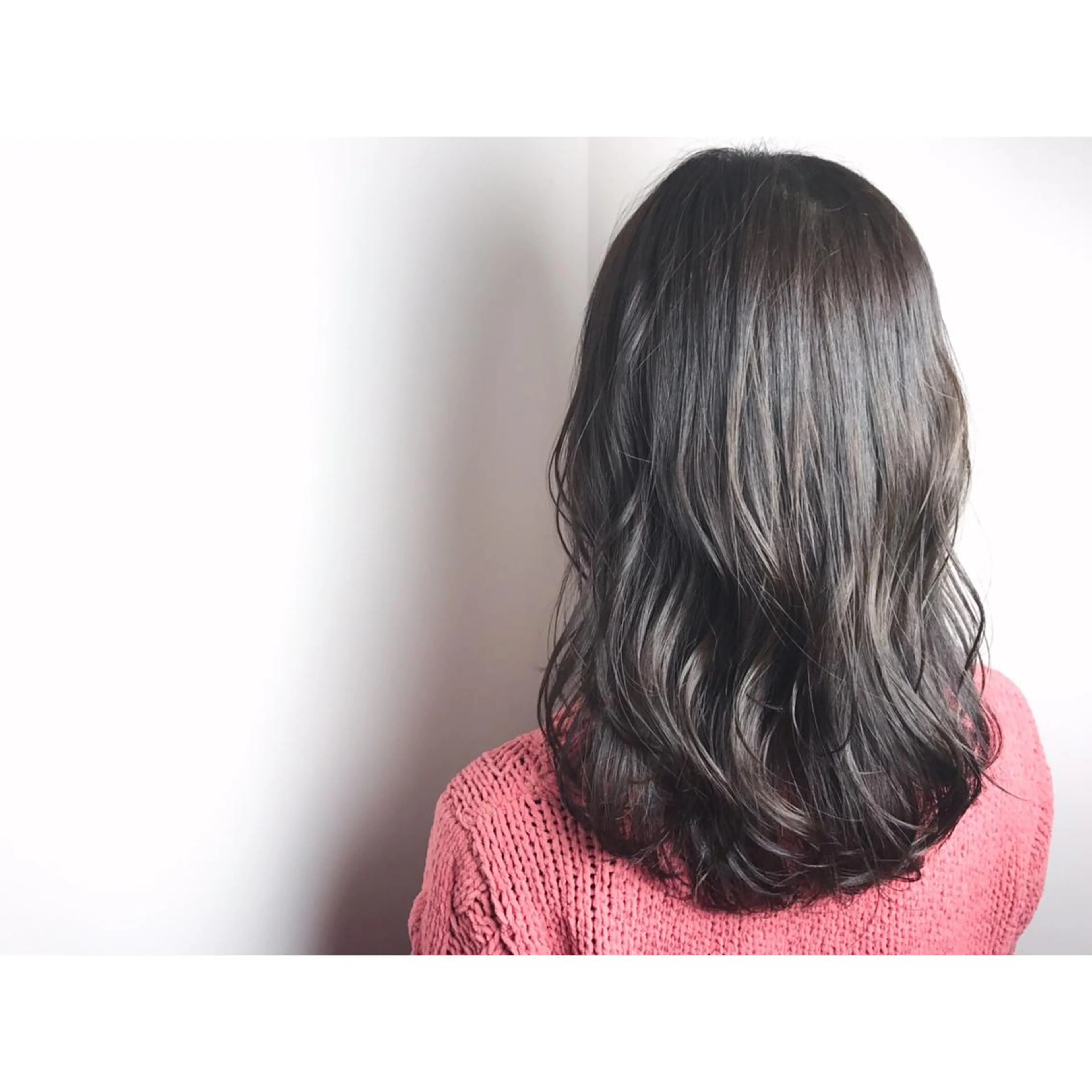 セミロング カラー ブルーカラー ブルーグレー ショート/レイヤー なら石井知希のヘアスタイル