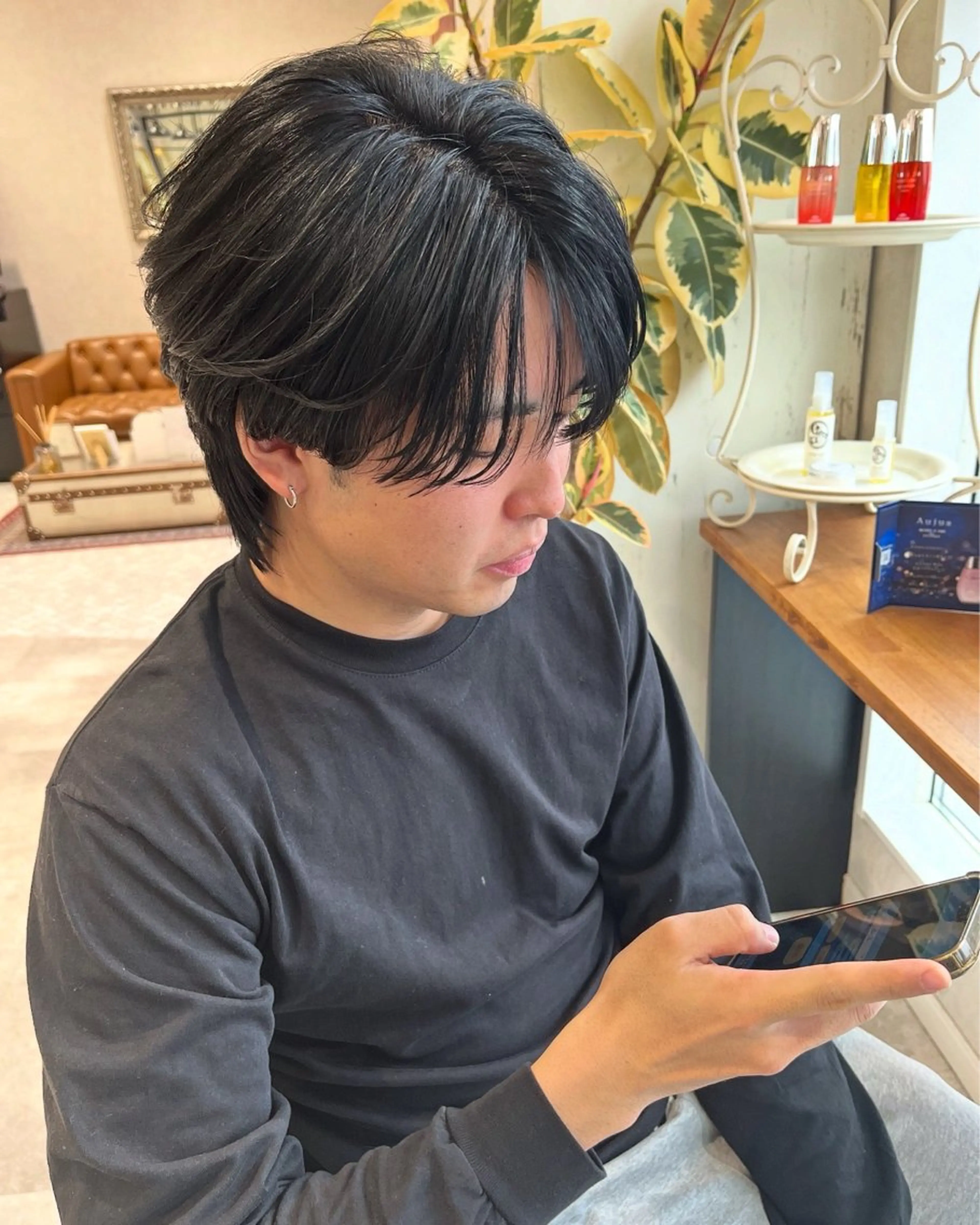 ショート メンズ ダウンパーマ フェザーパーマ マッシュ メンズパーマ シースルーマッシュ 岩瀬 翔太のヘアスタイル