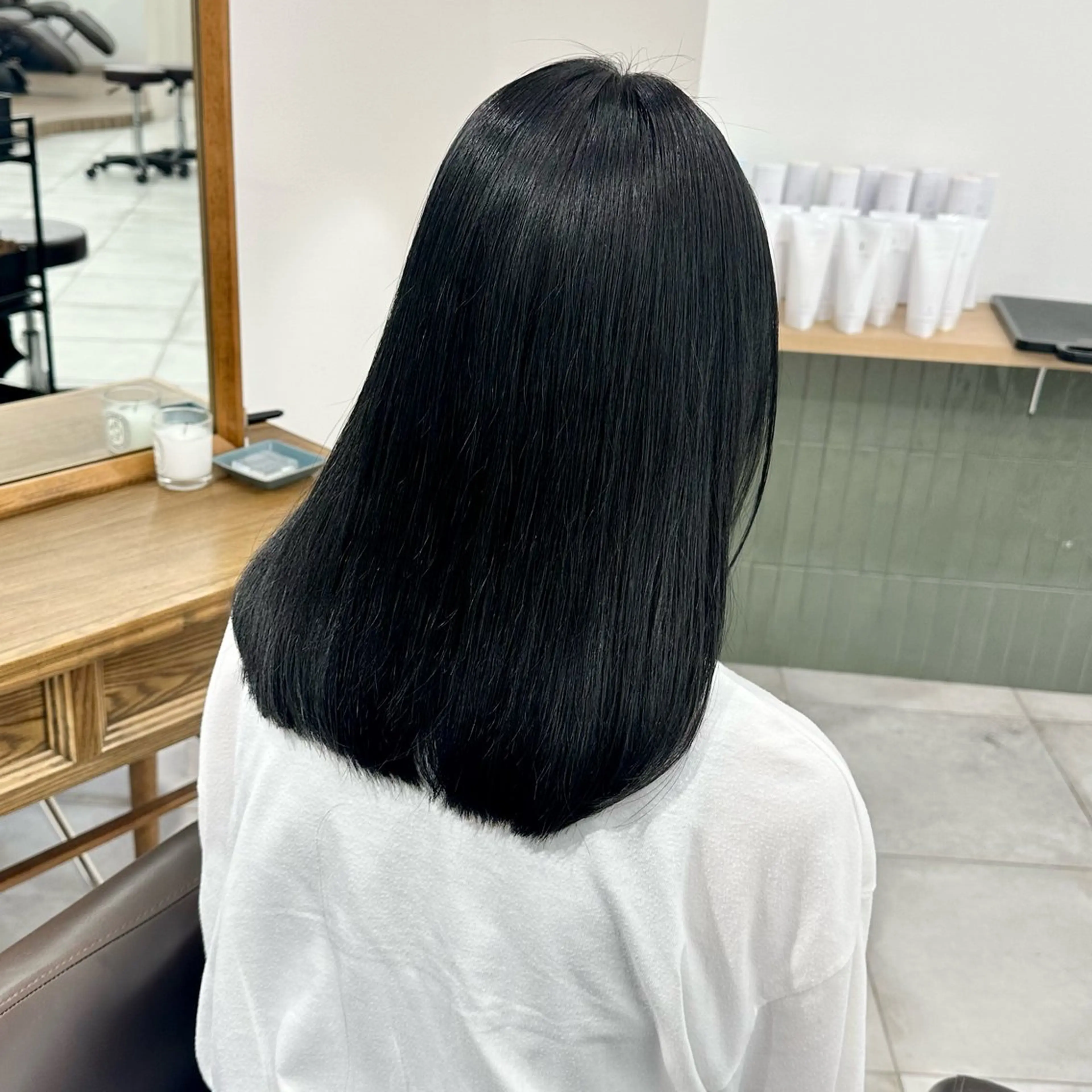 ミディアム カラー ブリーチなし/レイヤ ー特化🌈Tommyのヘアスタイル