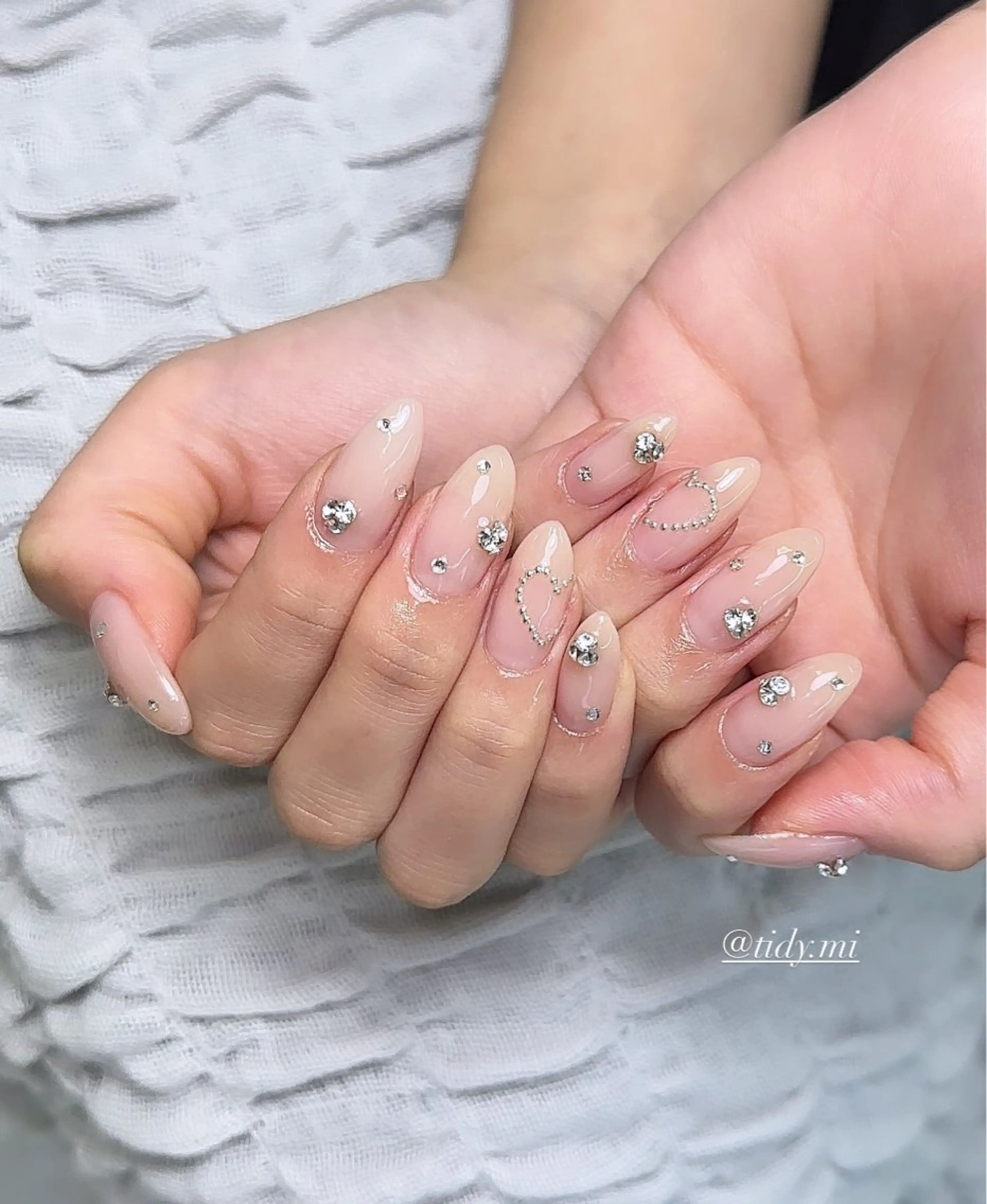 ネイル ジェルネイル キラキラネイル オフィスネイル ワンカラーネイル スカルプネイル TIDY .のネイルデザイン