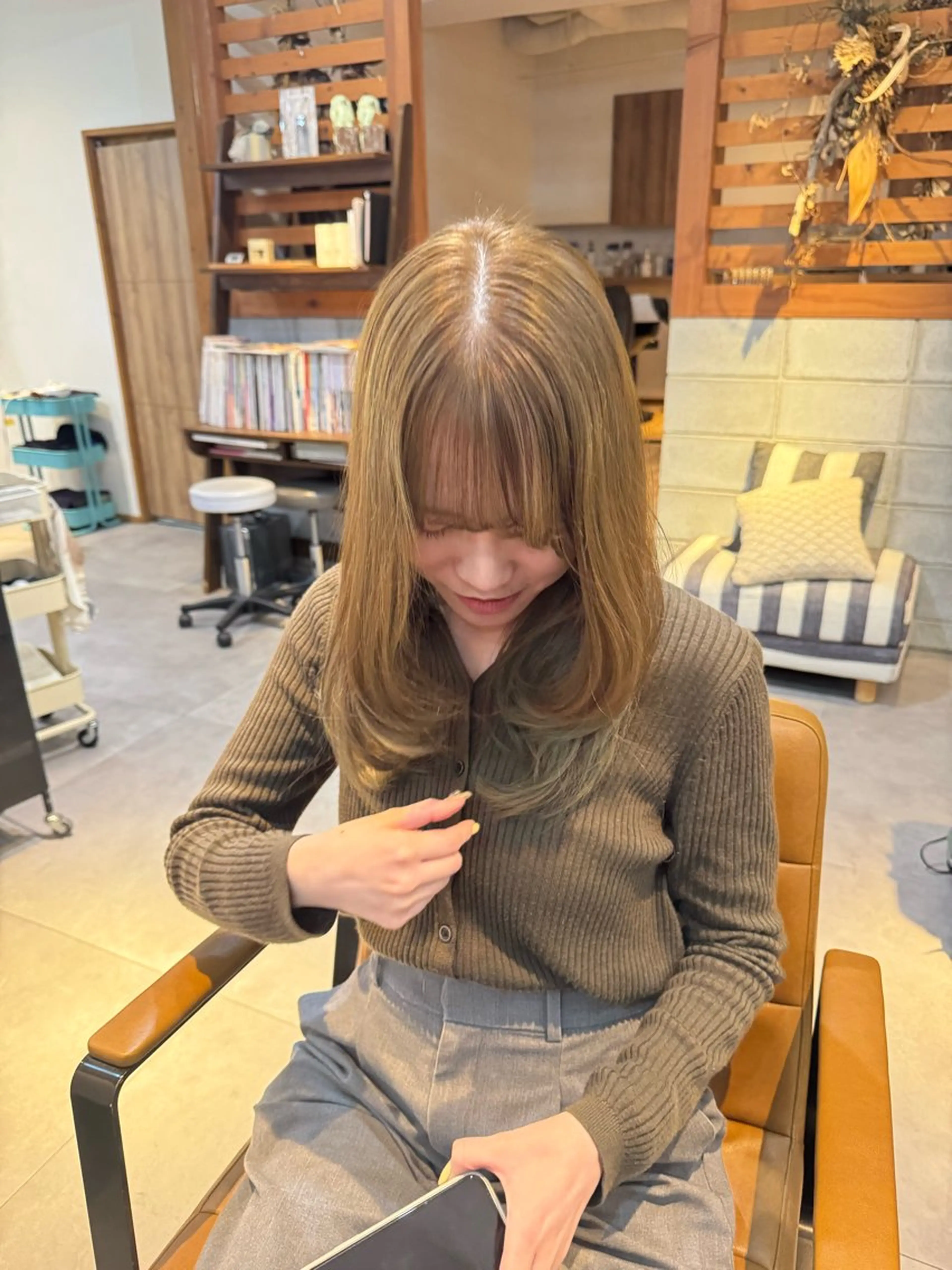 ロング カラー ベージュカラー ブリーチ デザインカラー ダブルカラー ブリーチなしカラー ヘアカラー Hiyori/透明感 /ボブ/矢場町のヘアスタイル