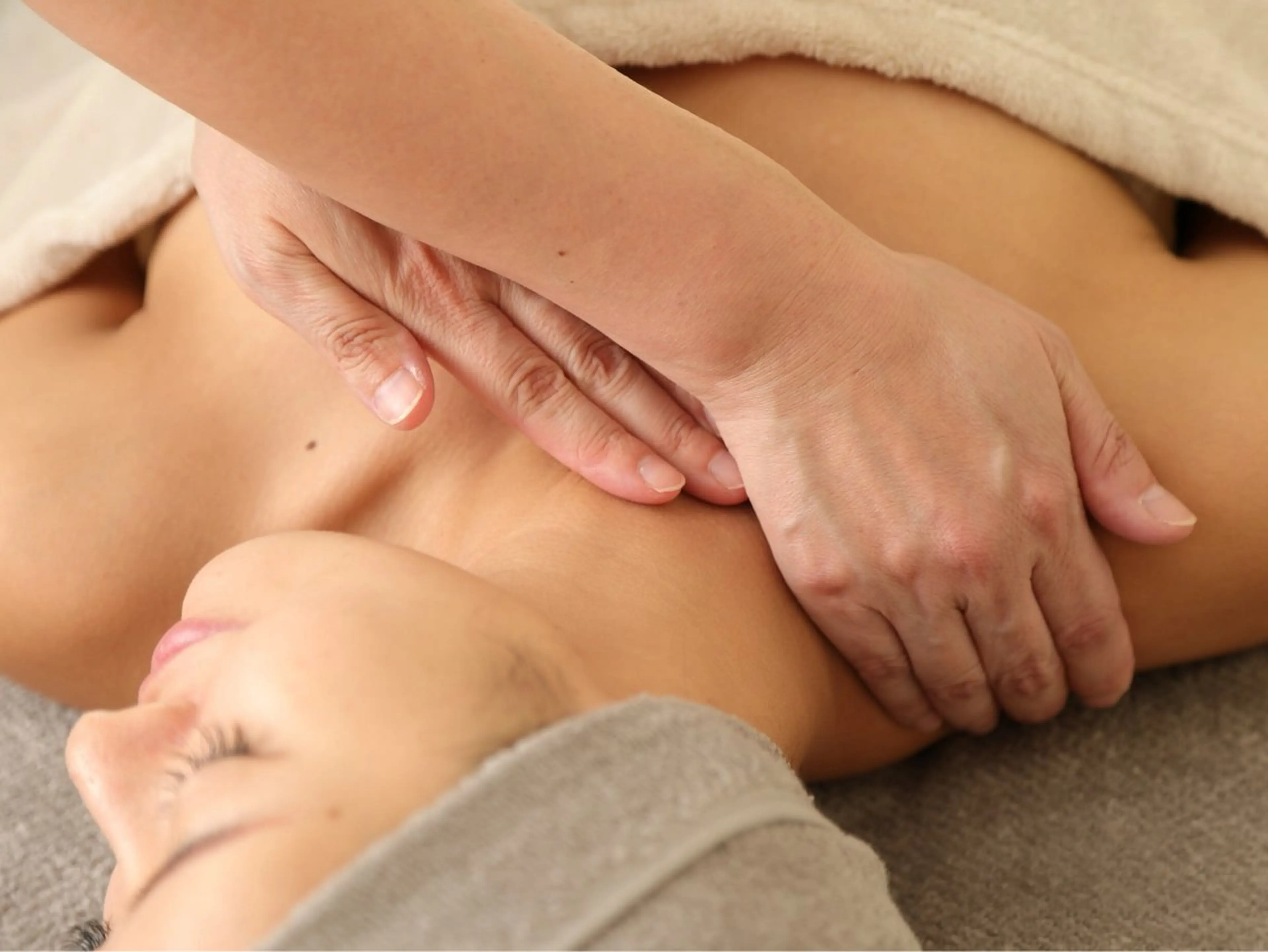 目元・まつパ・美肌フ ェイシャル谷町四丁目のマツエク・マツパデザイン