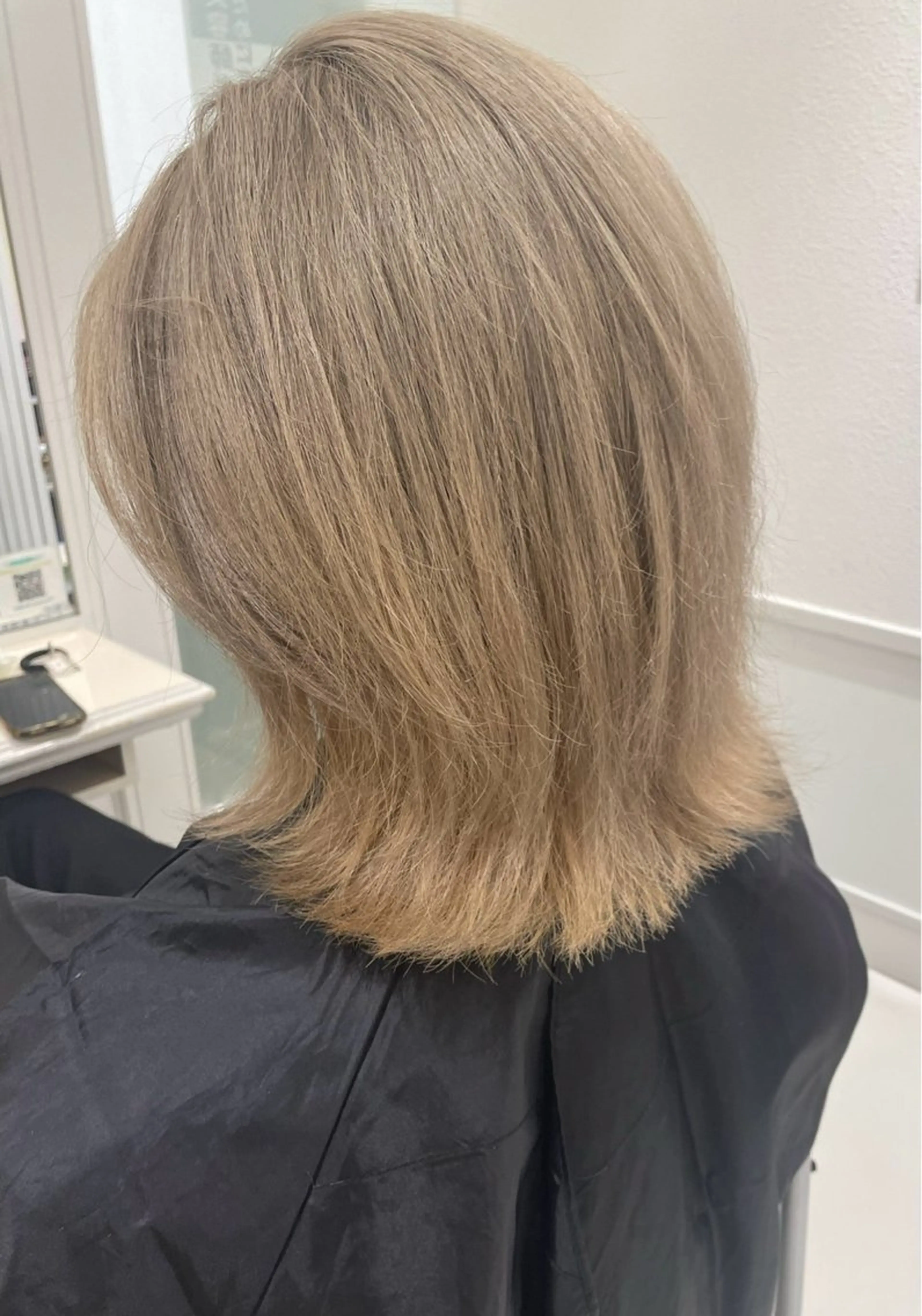 セミロング カラー 谷口 晴南のヘアスタイル