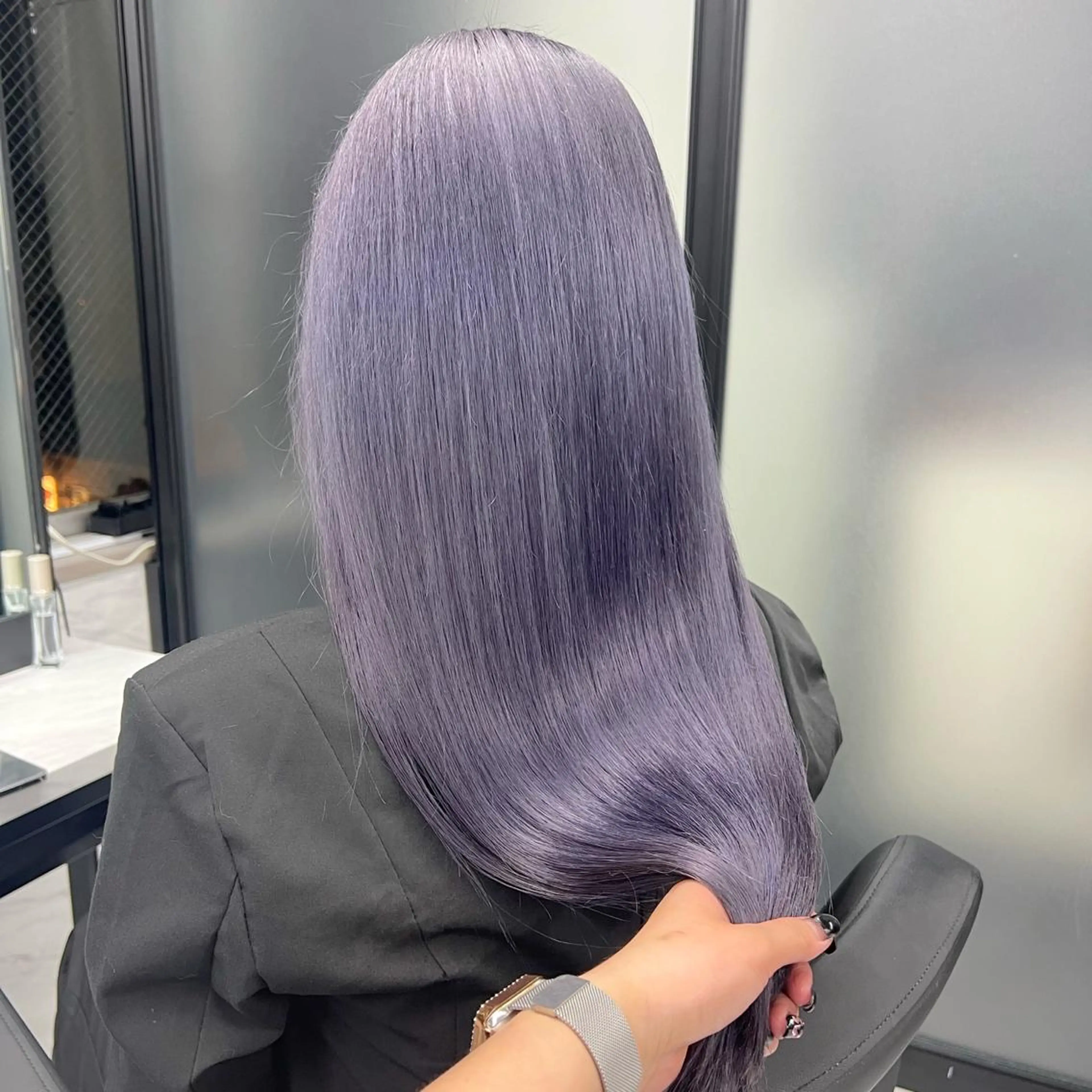 ロング カラー シールエクステ ハイトーンカラー エクステ ヘアカラー トリートメント シールエクステ特化 ハイトーン、NANAのヘアスタイル