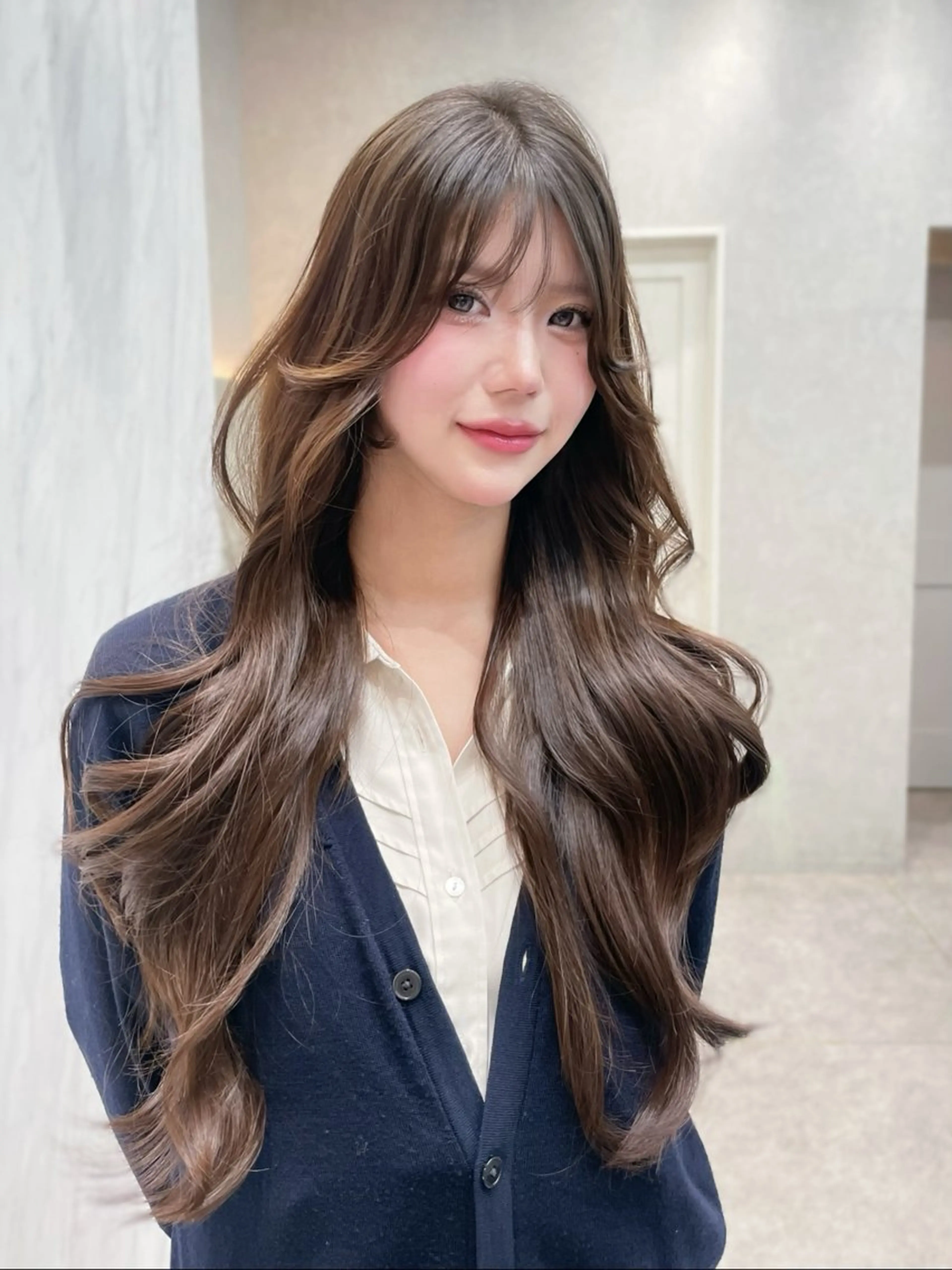 ロング ヘアカラー トリートメント Nanami / ベージュ/グレージュのヘアスタイル