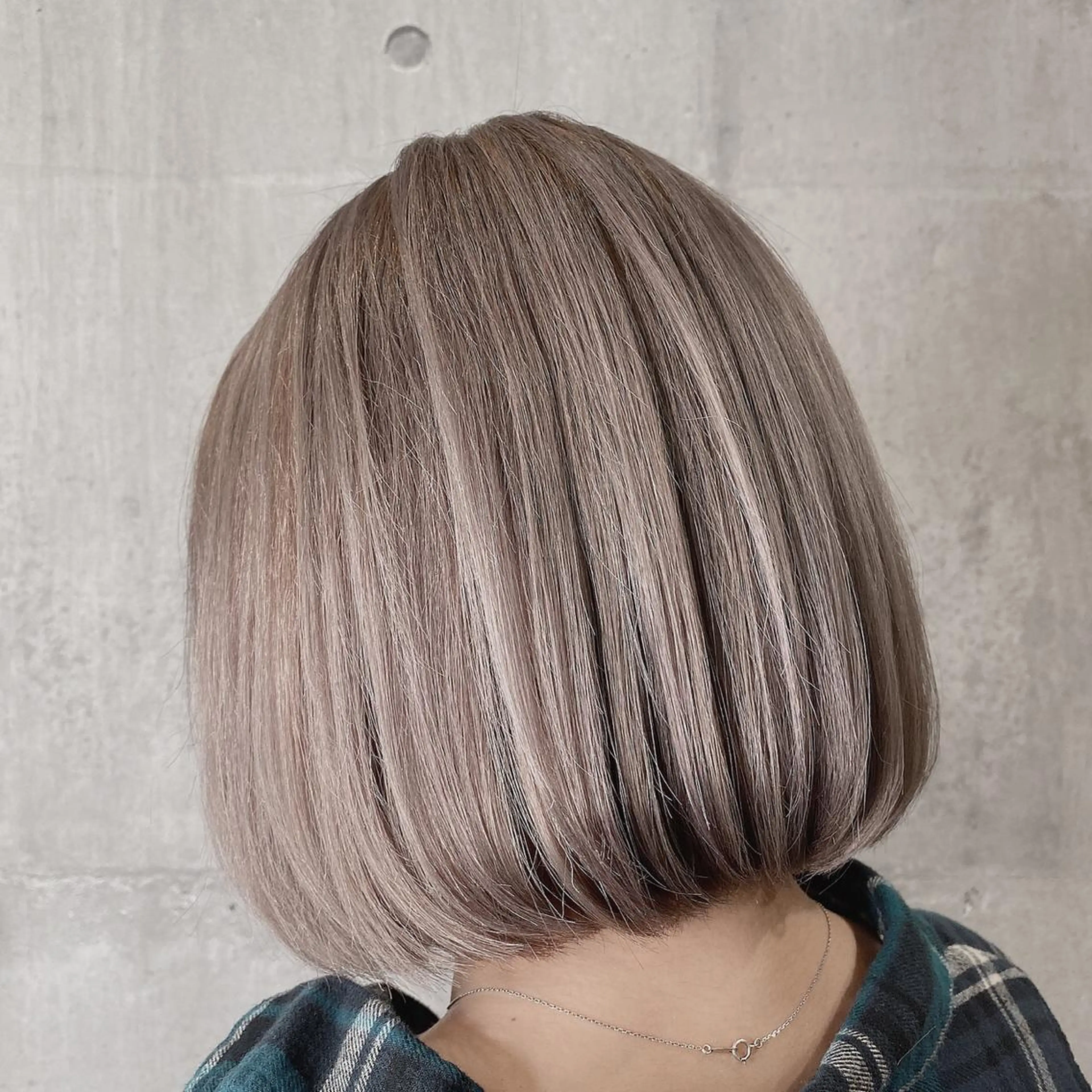 セミロング to youハイライトのヘアスタイル