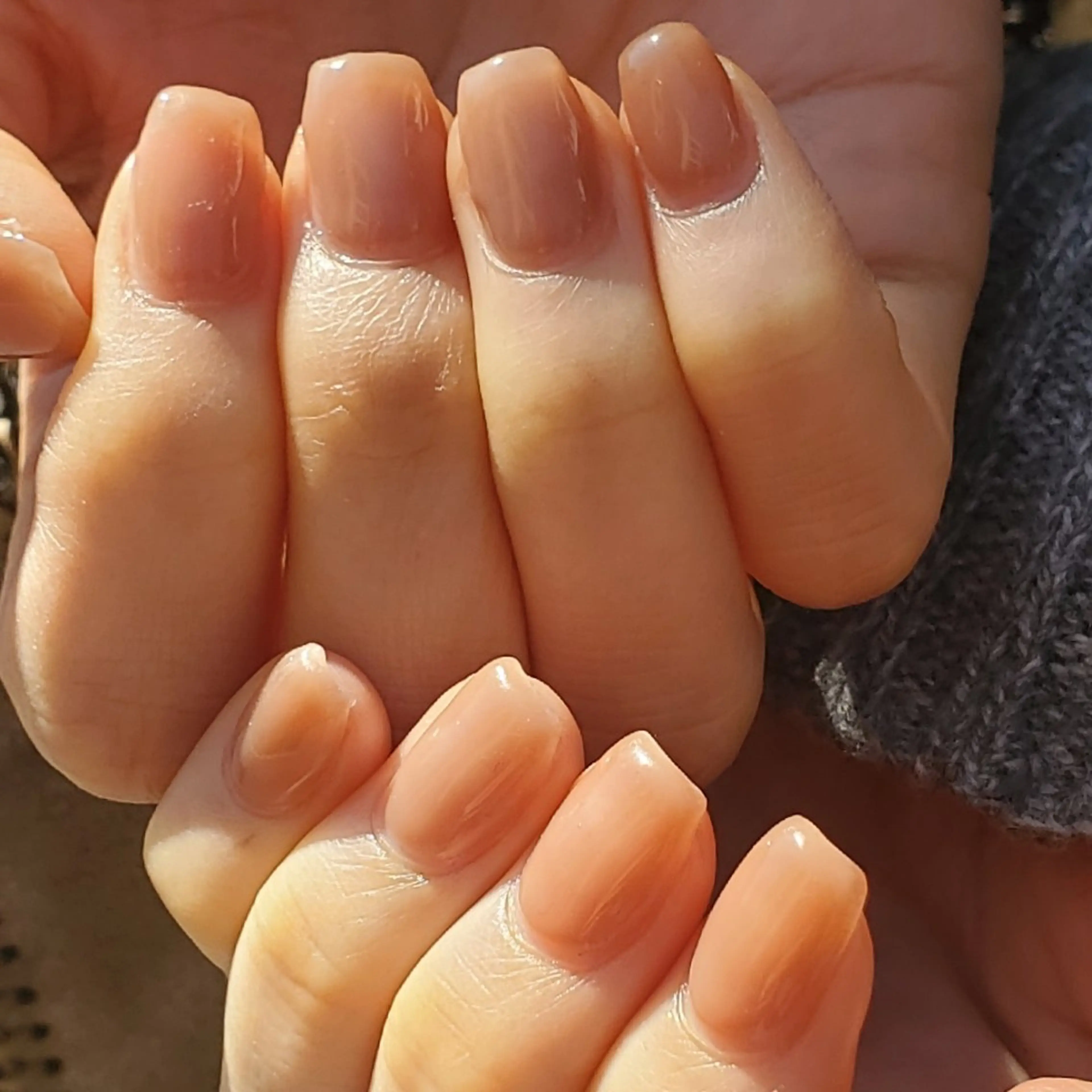 ネイル ワンカラーネイル ぷっくりネイル MoM マムネイル原宿のネイルデザイン