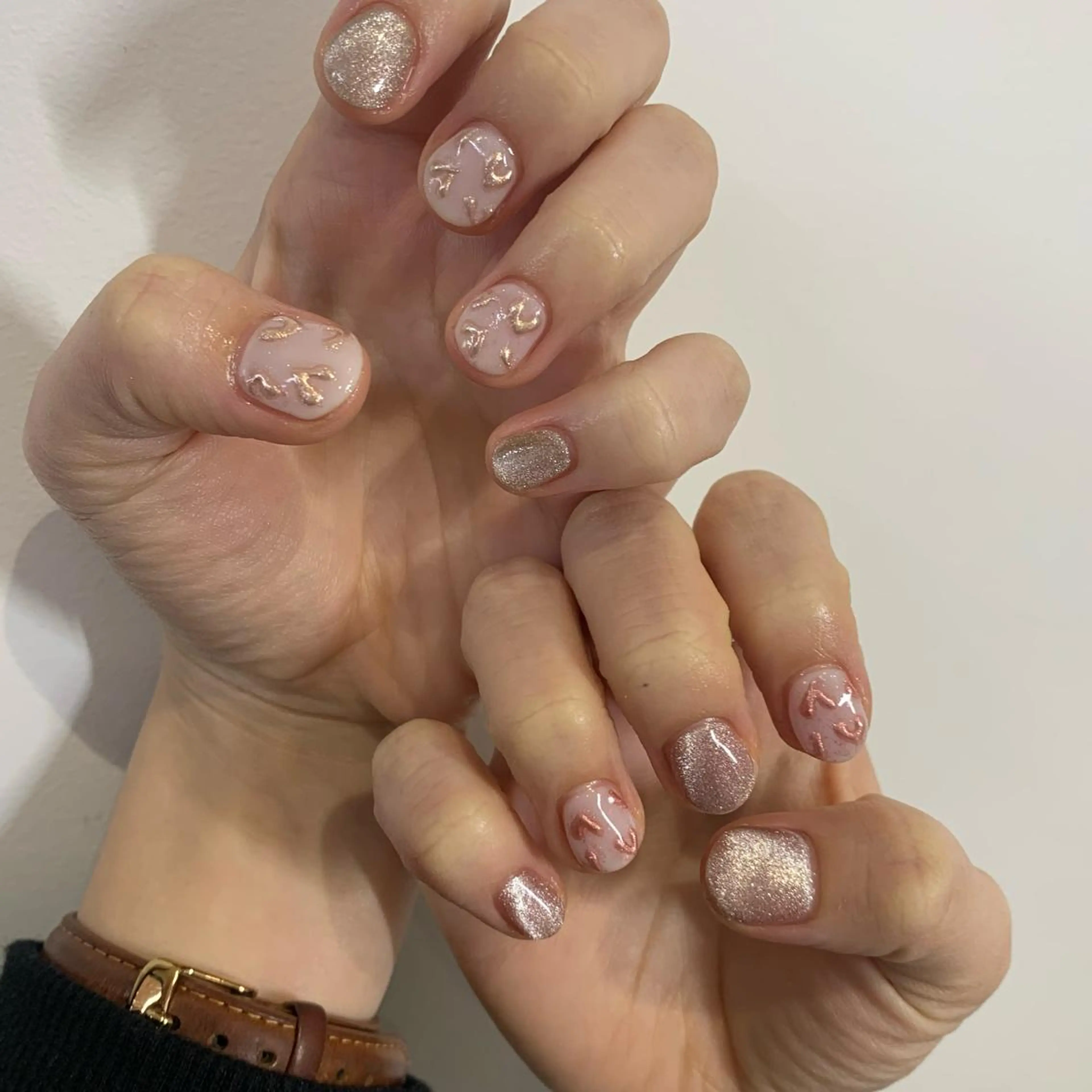 ネイル ハート ミラーネイル マキノ ユイのネイルデザイン