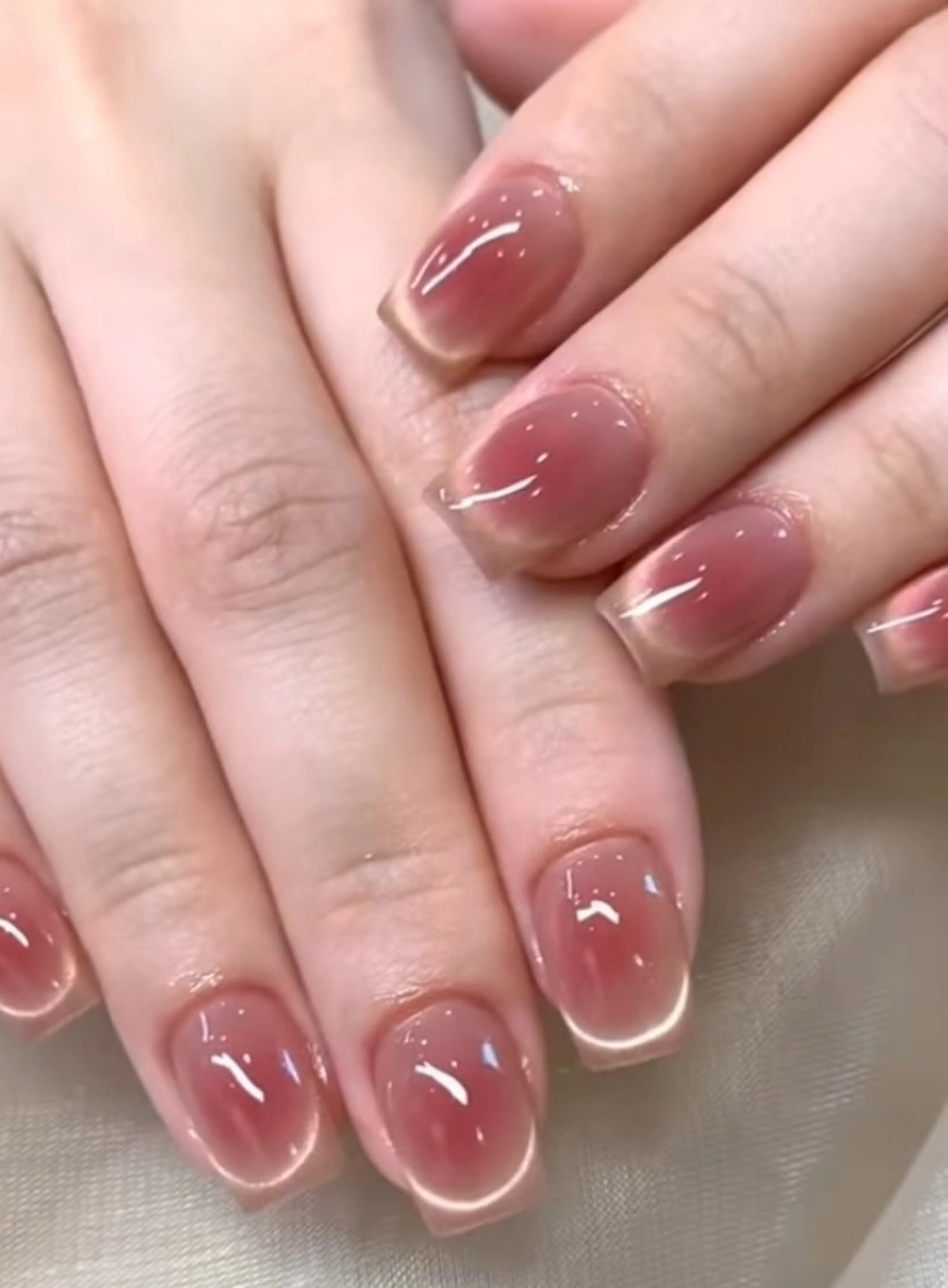 ネイル グラデーション マグネットネイル ヒナネイルサロン所属・Hina ネイルサロンのネイルデザイン