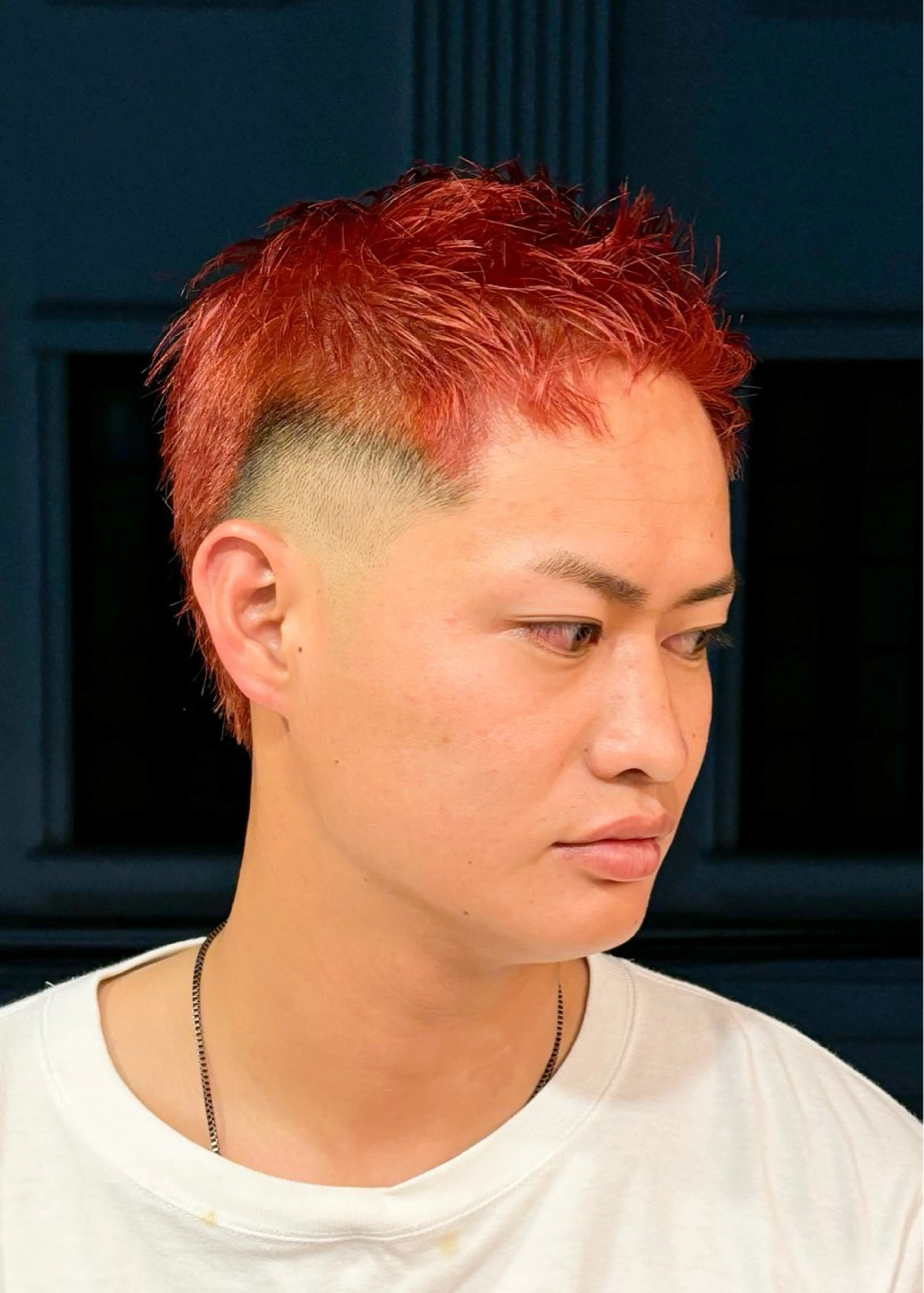 ショート カラー メンズ アップバング メンズブリーチ ブリーチ グラデーションカラー カット ヘアカラー 三宮メンズカット ヨシイッキのヘアスタイル