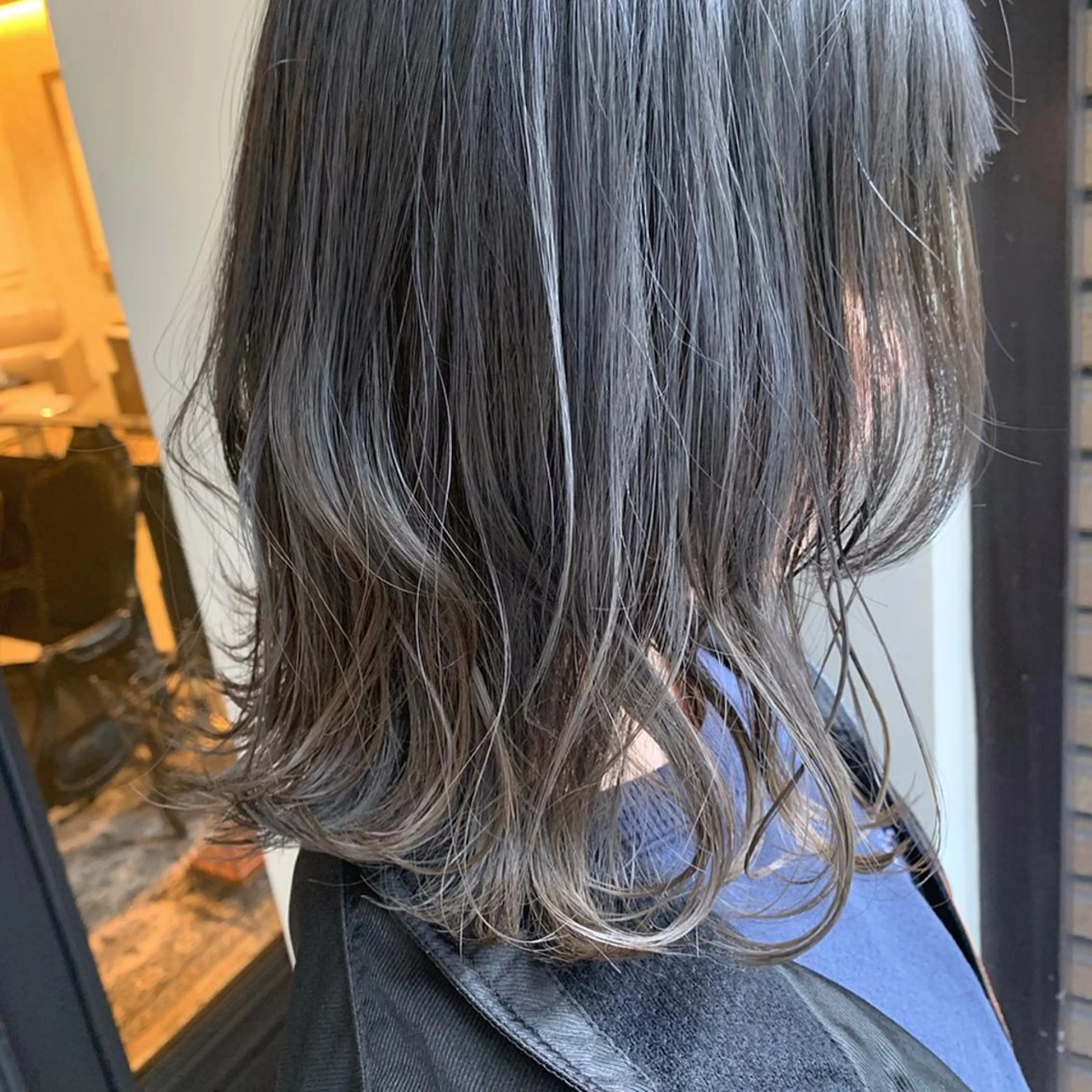 ミディアム カラー ブルーカラー ブルージュ 透明感カラー newi 京橋 【yuuki】のヘアスタイル